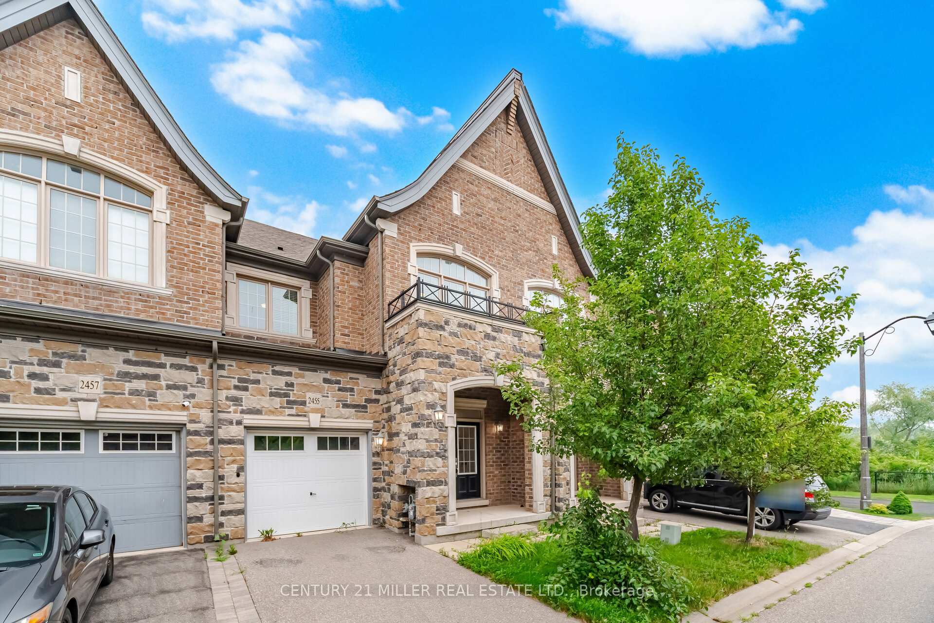 Photo 2 of 2455 Village Common, Oakville, Bronte Creek — HOMEH