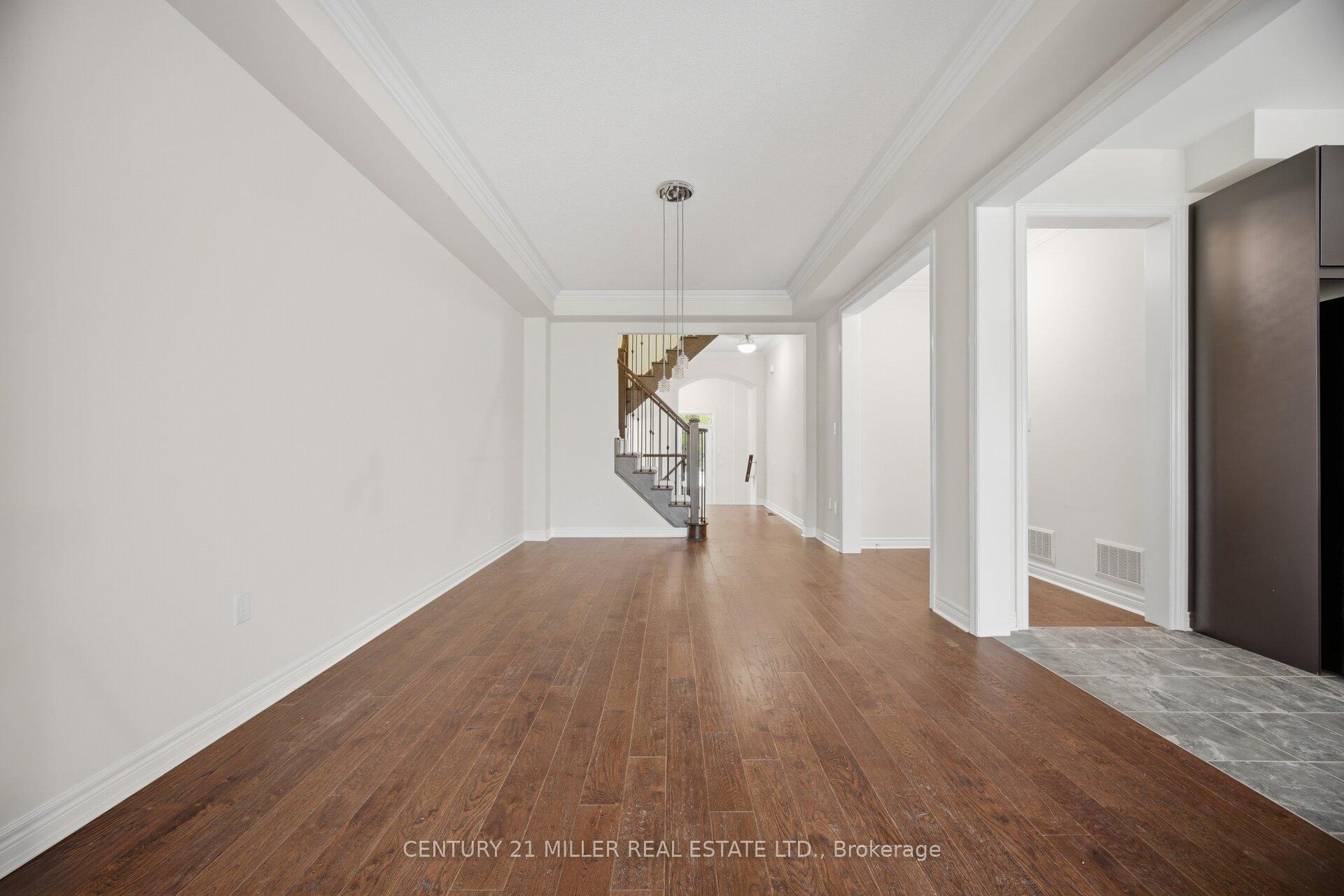 Photo 6 of 2455 Village Common, Oakville, Bronte Creek — HOMEH