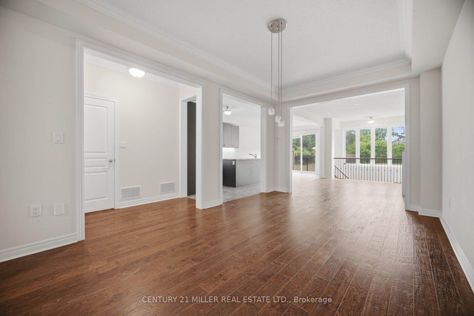 Photo 7 of 2455 Village Common, Oakville, Bronte Creek — HOMEH