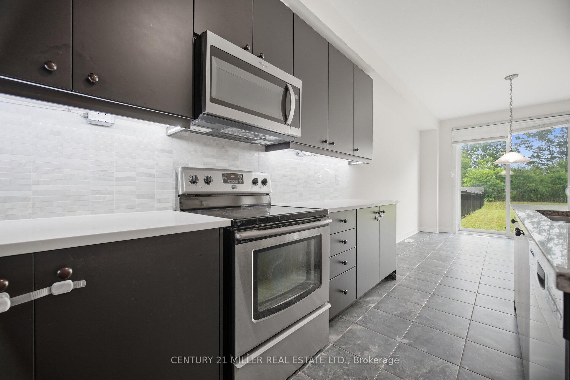 Photo 11 of 2455 Village Common, Oakville, Bronte Creek — HOMEH