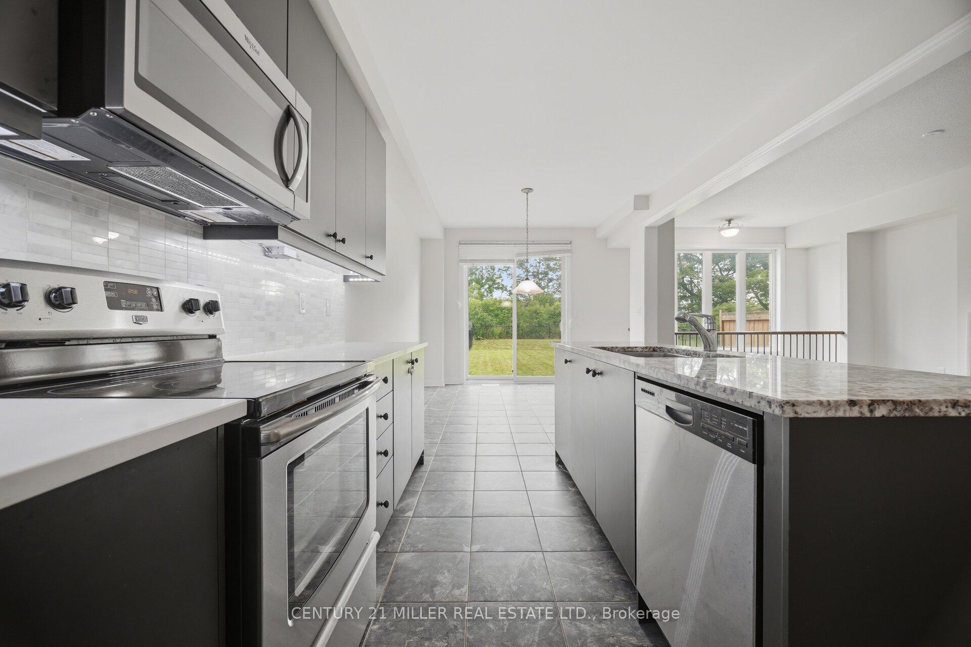 Photo 12 of 2455 Village Common, Oakville, Bronte Creek — HOMEH