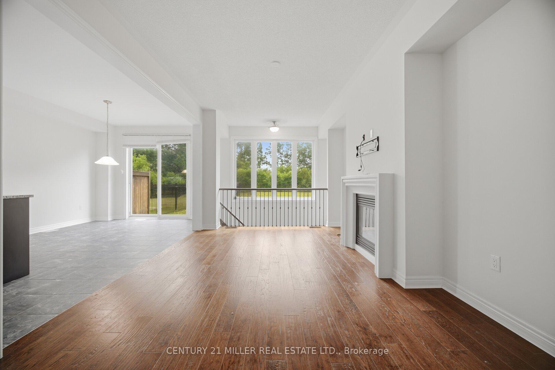 Photo 16 of 2455 Village Common, Oakville, Bronte Creek — HOMEH