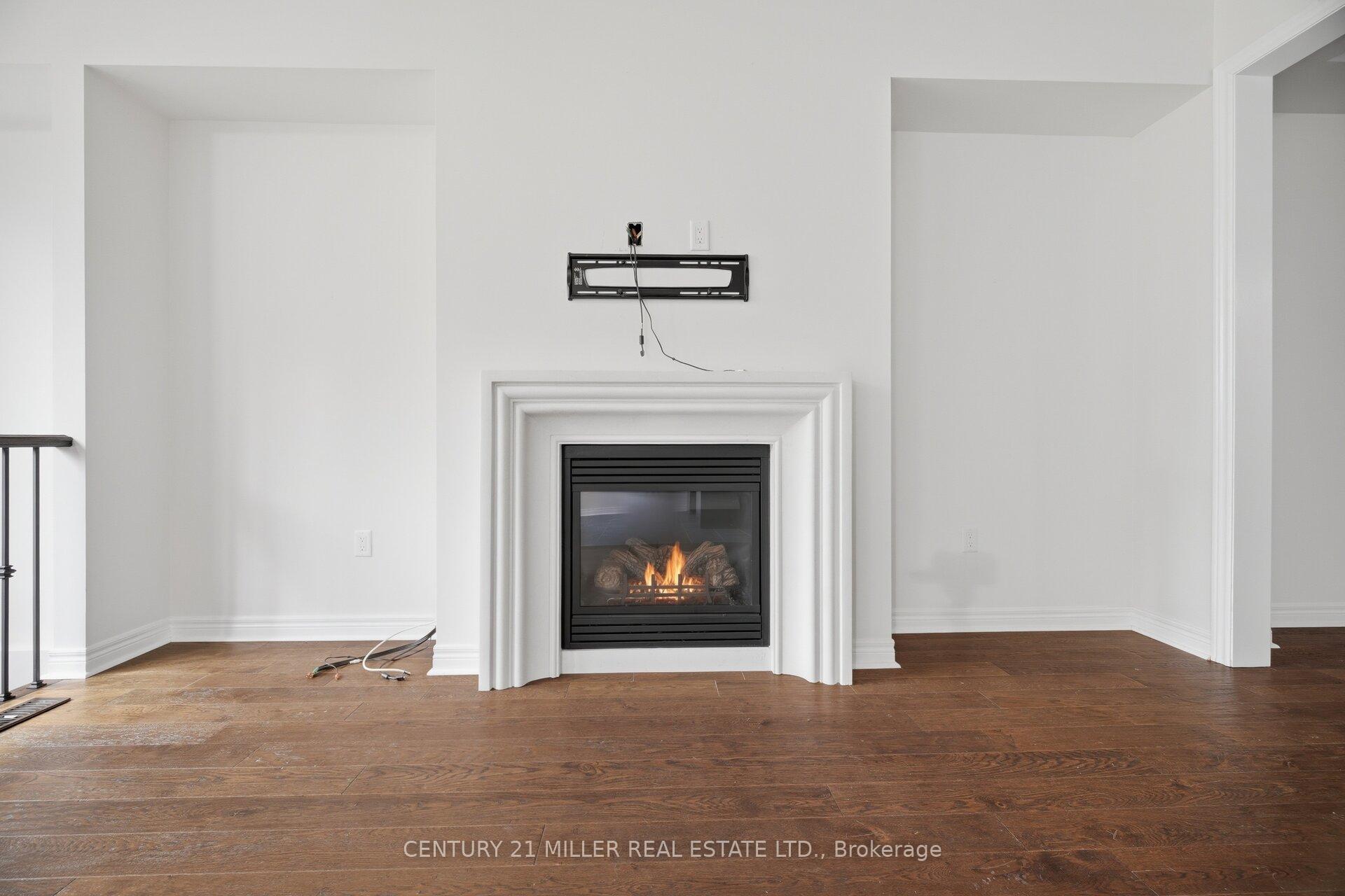 Photo 18 of 2455 Village Common, Oakville, Bronte Creek — HOMEH