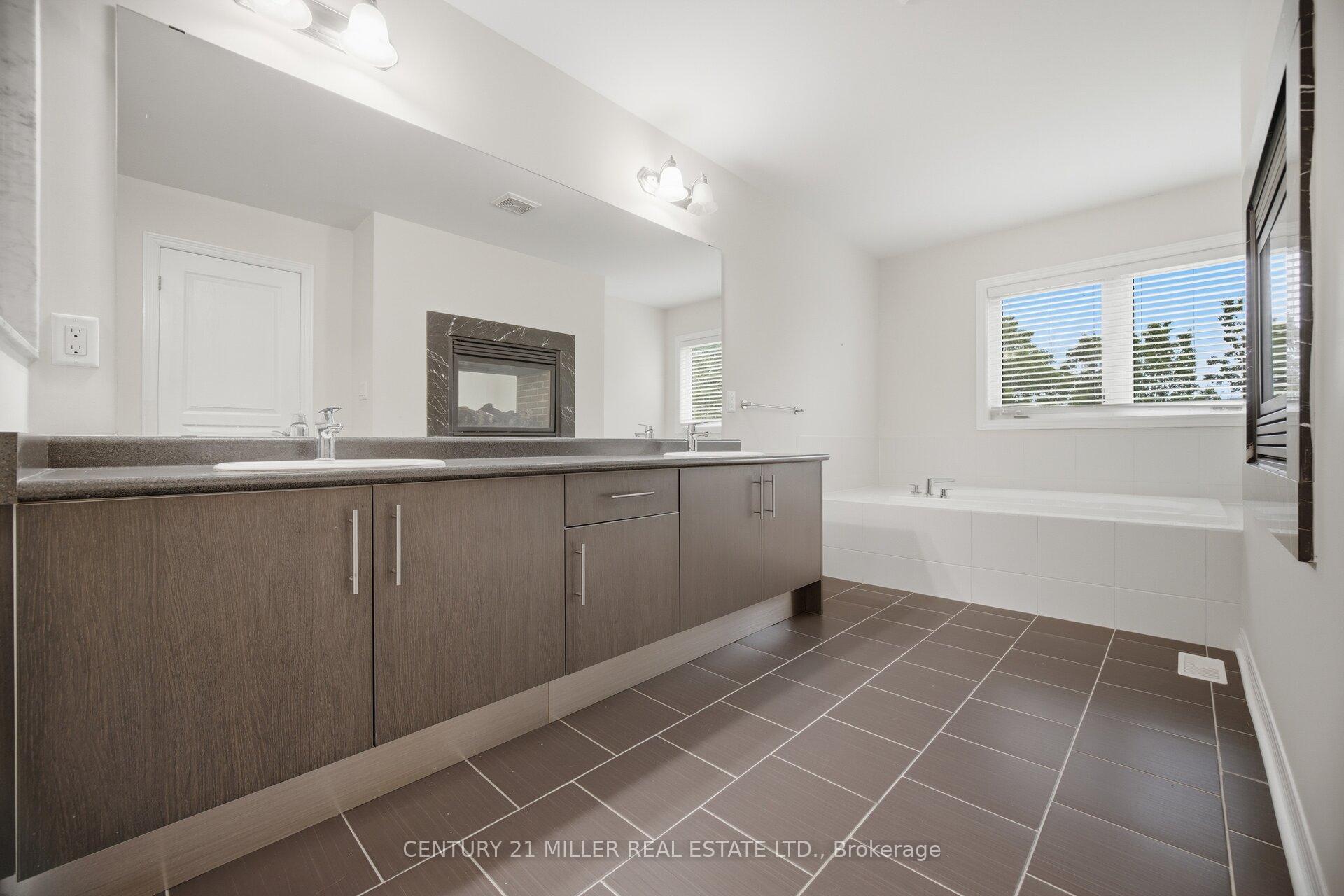 Photo 28 of 2455 Village Common, Oakville, Bronte Creek — HOMEH