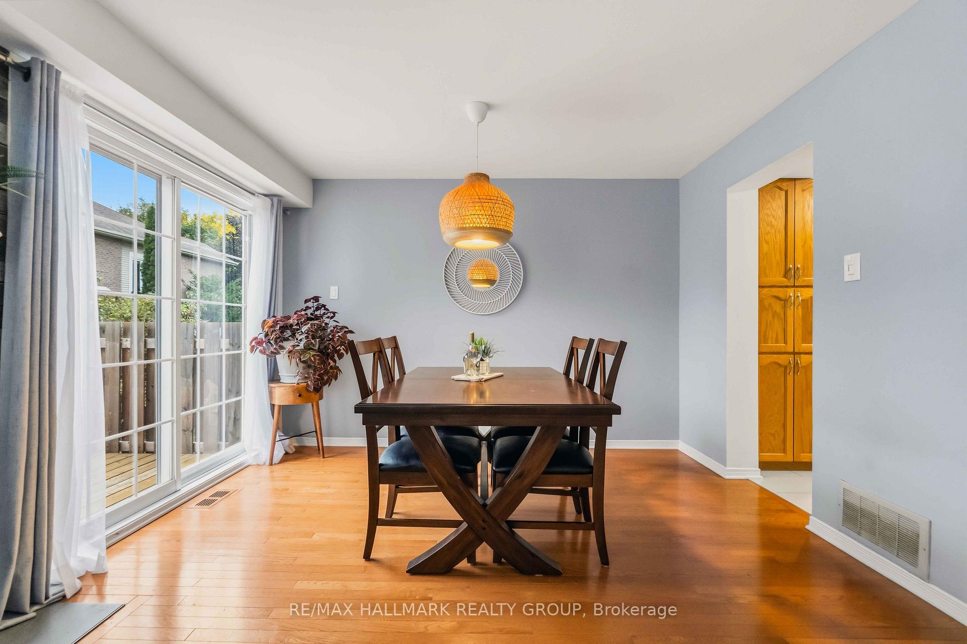 Photo 10 of 6 Maravista Drive, Ottawa, Barrhaven - Cedargrove/Fraserdale — HOMEH