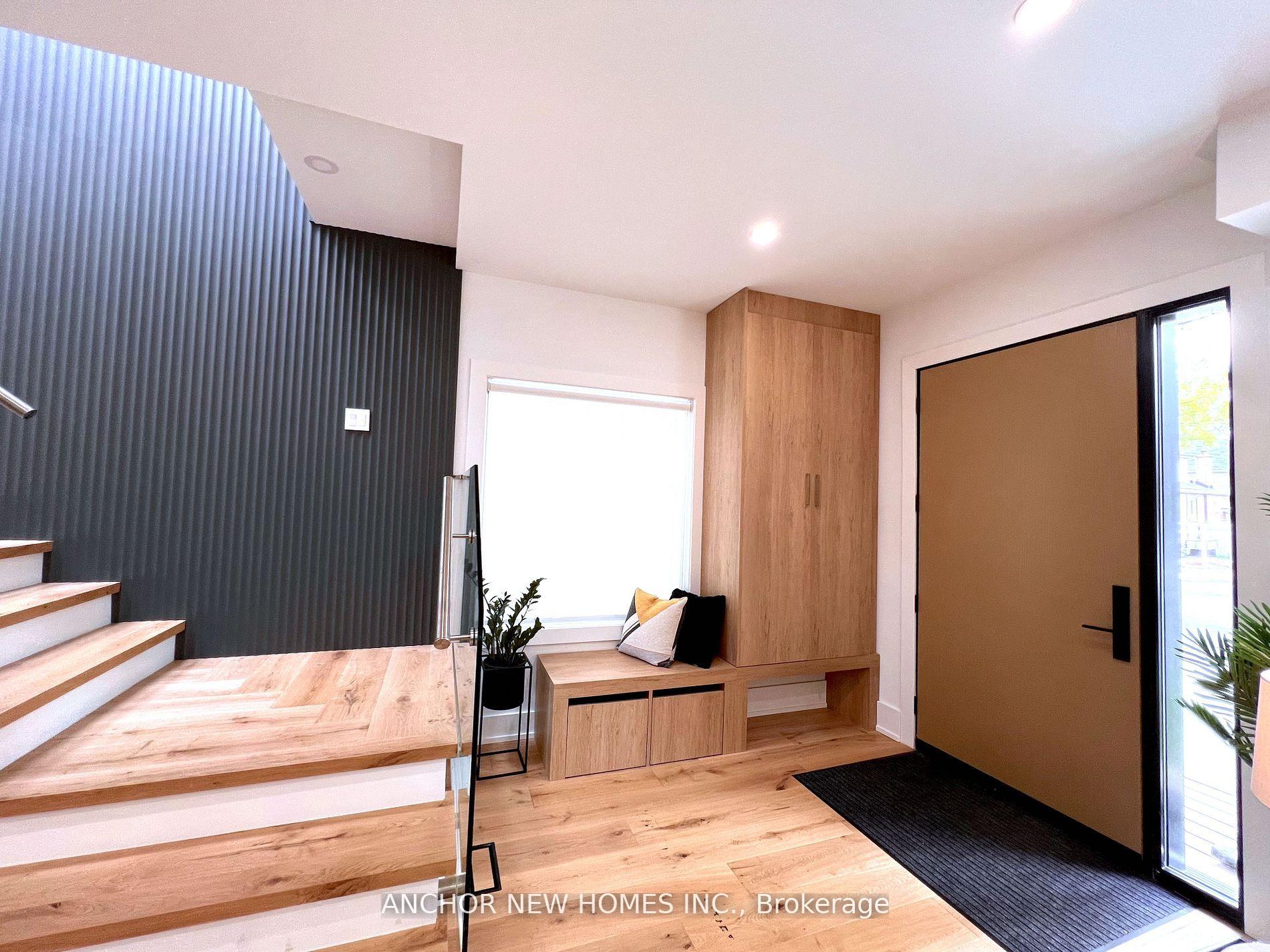 Photo 2 of 257 Chisholm Avenue, Toronto, Woodbine-Lumsden — HOMEH