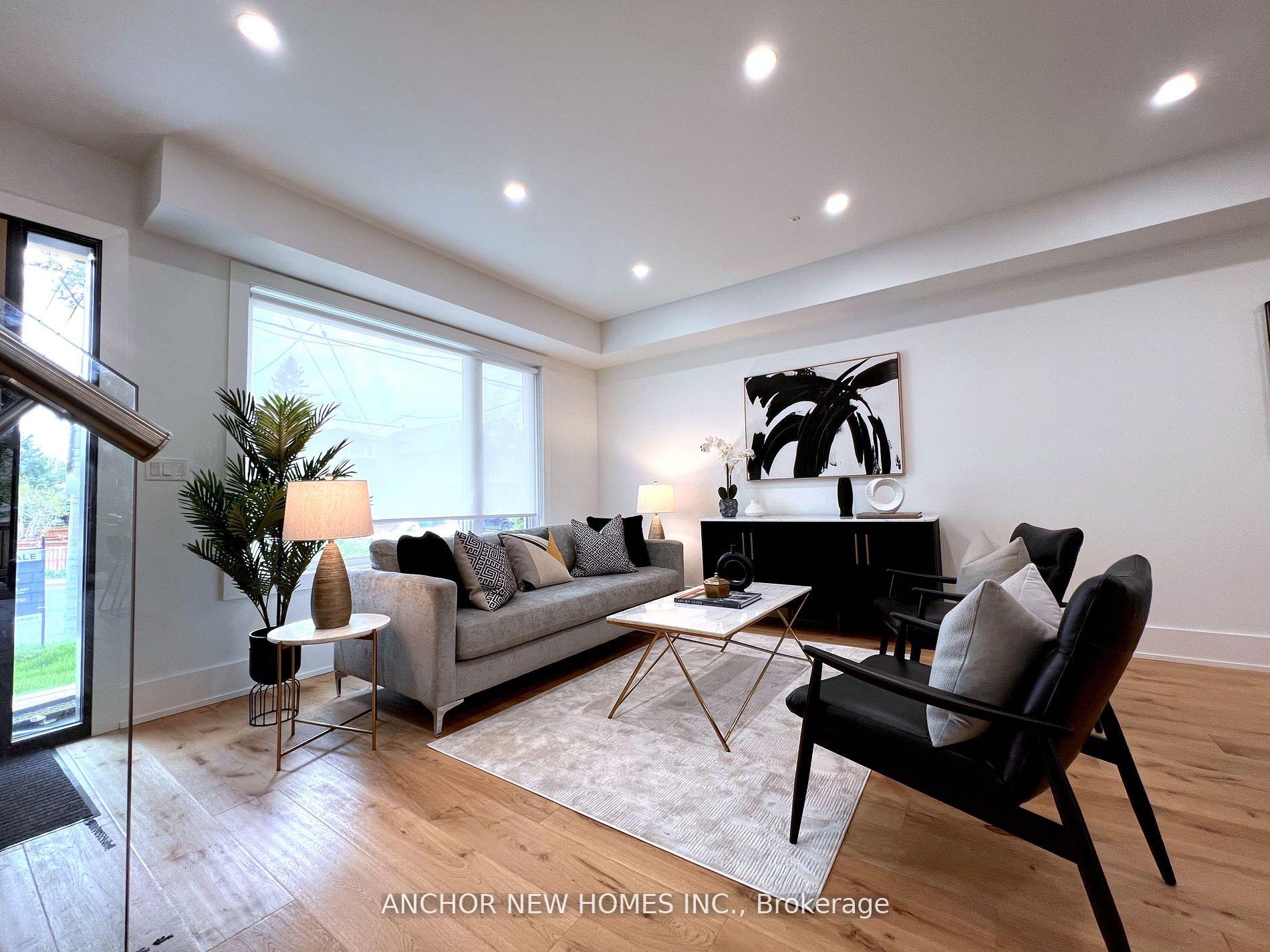 Photo 5 of 257 Chisholm Avenue, Toronto, Woodbine-Lumsden — HOMEH