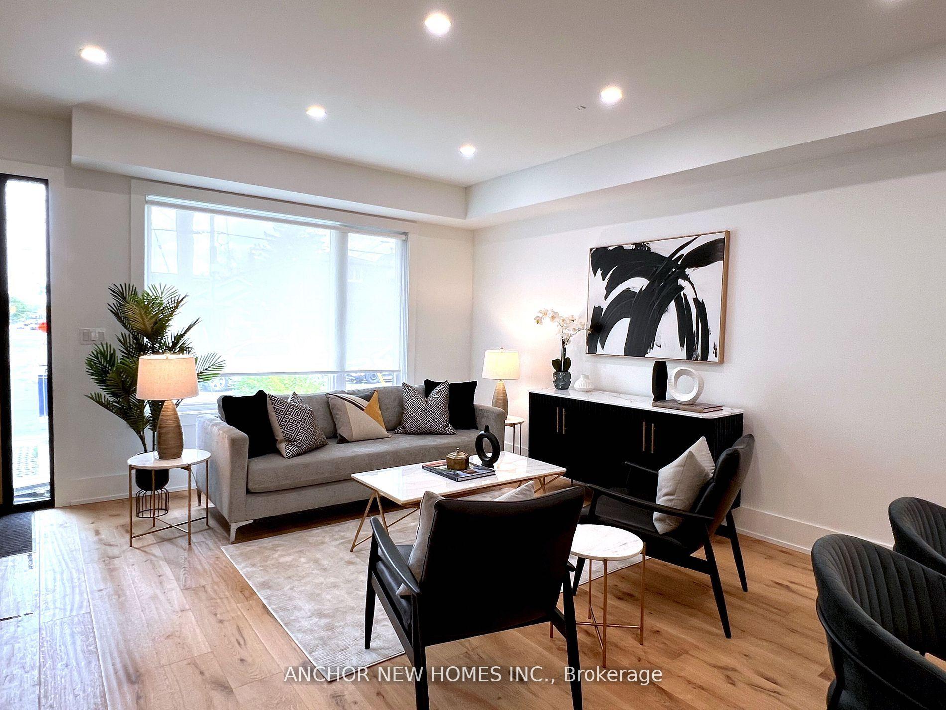 Photo 6 of 257 Chisholm Avenue, Toronto, Woodbine-Lumsden — HOMEH