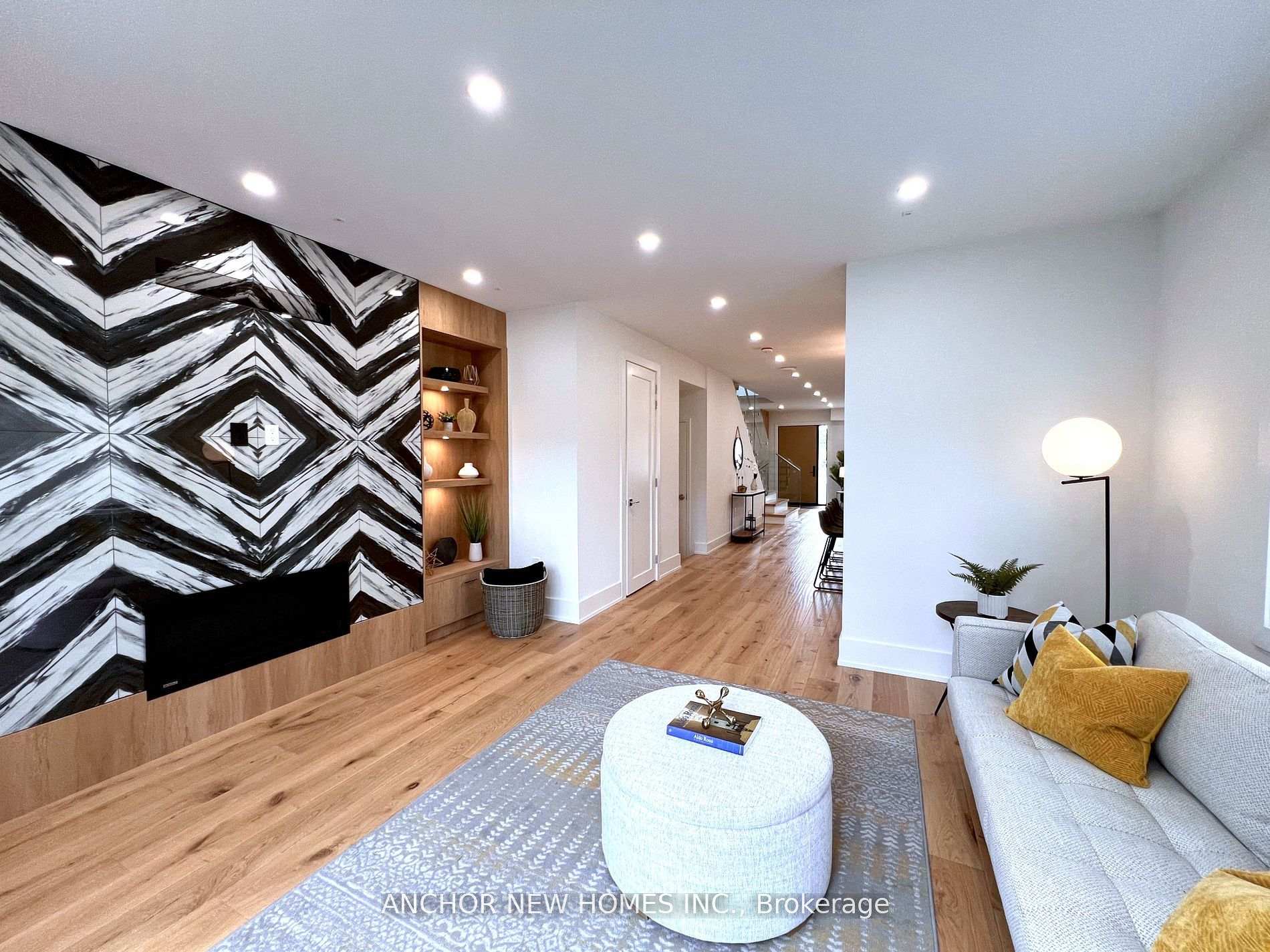 Photo 15 of 257 Chisholm Avenue, Toronto, Woodbine-Lumsden — HOMEH