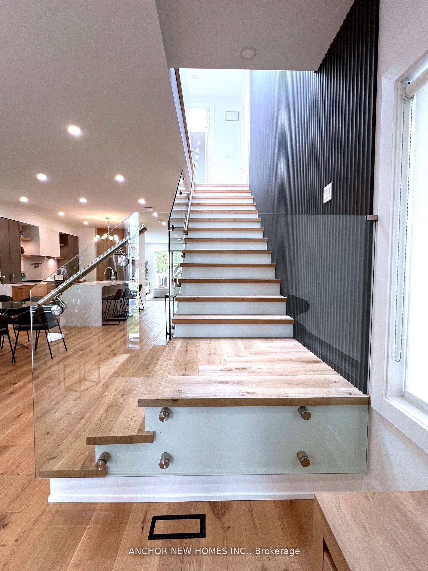 Photo 18 of 257 Chisholm Avenue, Toronto, Woodbine-Lumsden — HOMEH