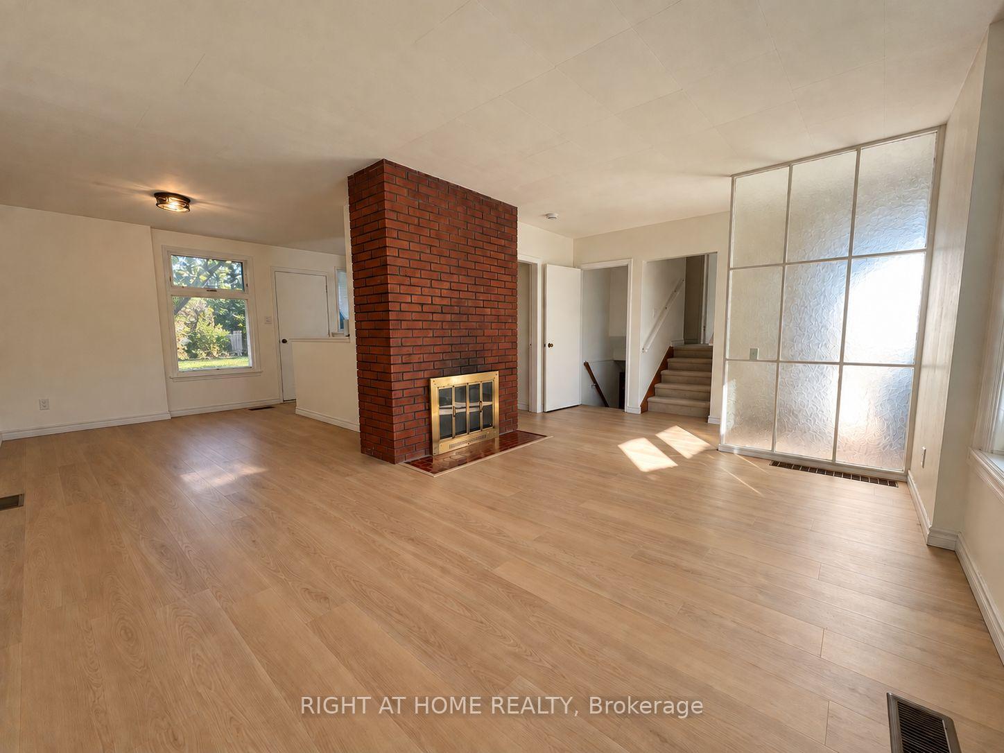 Photo 3 of 223 Ellendale Drive, Scarborough, Dorset Park — HOMEH