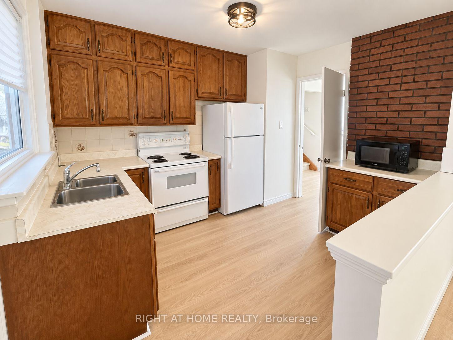 Photo 4 of 223 Ellendale Drive, Scarborough, Dorset Park — HOMEH