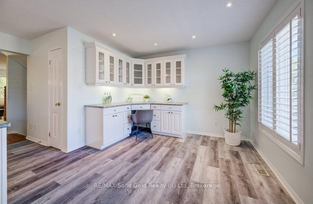 Photo 17 of 620 New Bedford Drive, Waterloo, Eastbridge — HOMEH