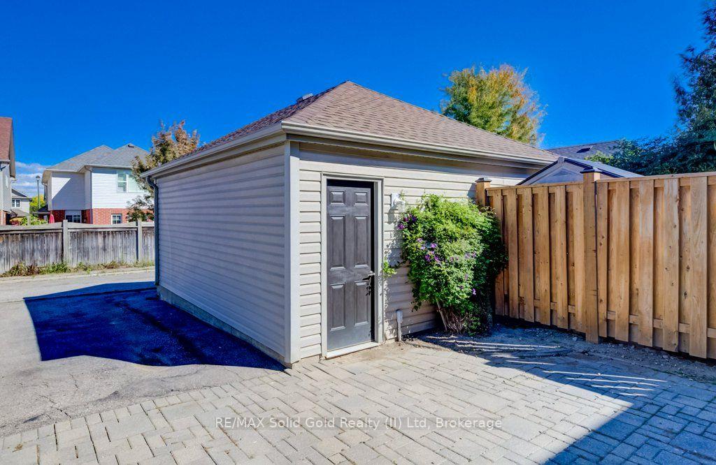 Photo 38 of 620 New Bedford Drive, Waterloo, Eastbridge — HOMEH