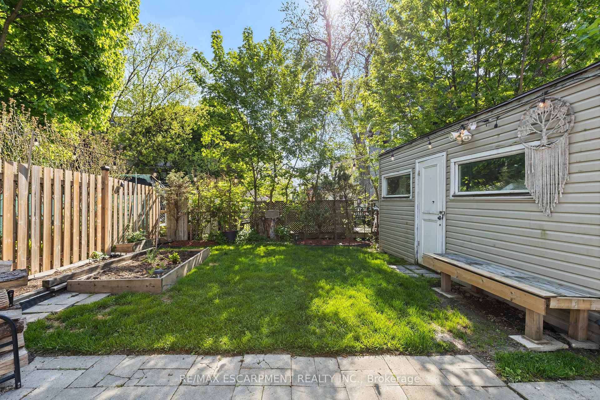 Photo 20 of 4774 Saint Clair Avenue, Niagara Falls, Downtown — HOMEH