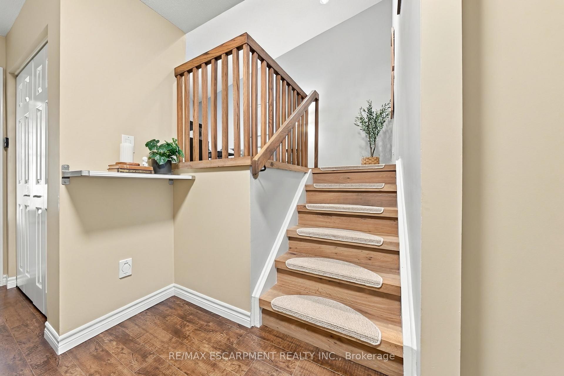 Photo 8 of 3453 Hannibal Road, Burlington, Palmer — HOMEH