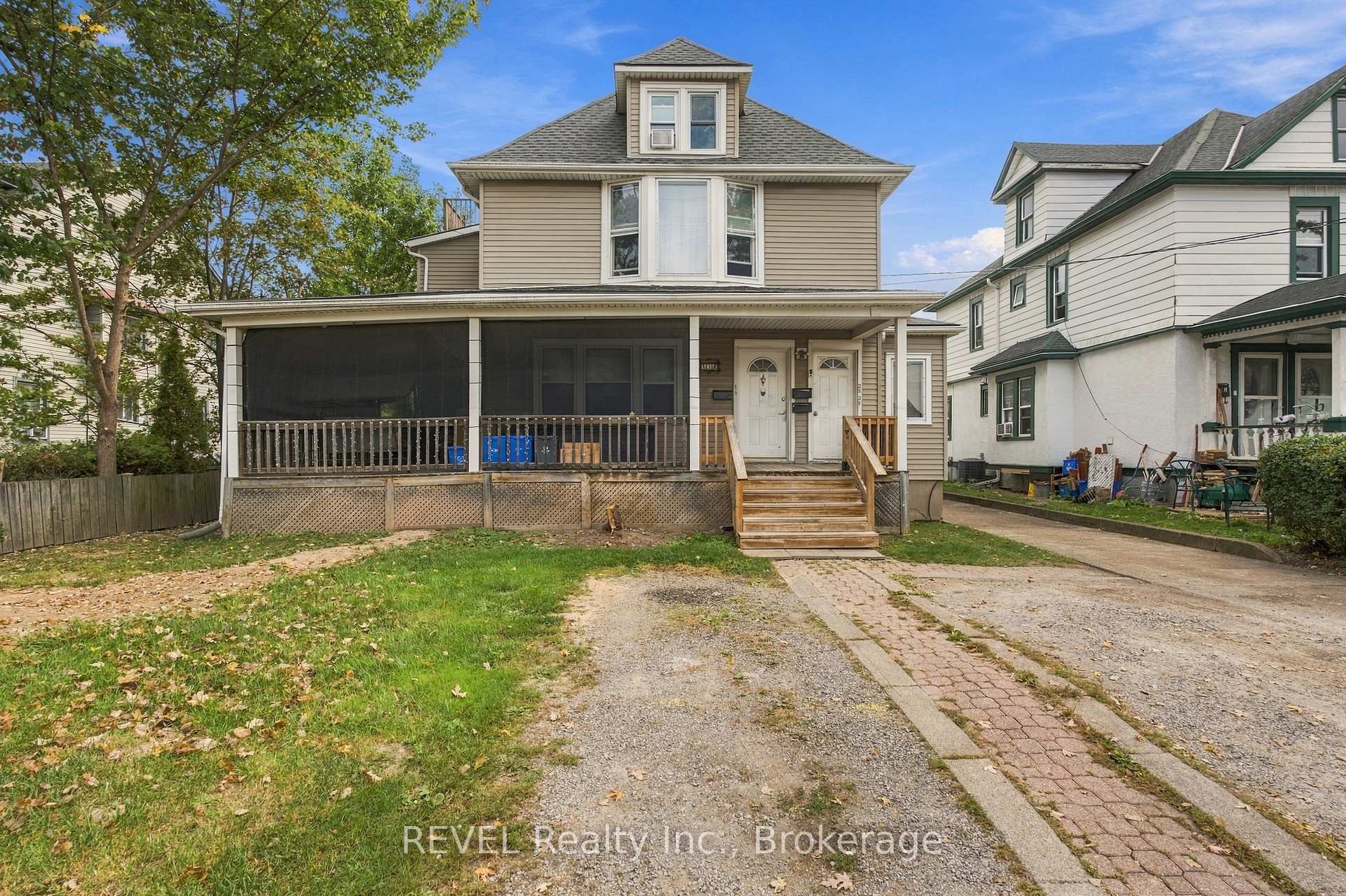 Photo 3 of 132 Hellems Avenue, Welland, Welland Downtown — HOMEH