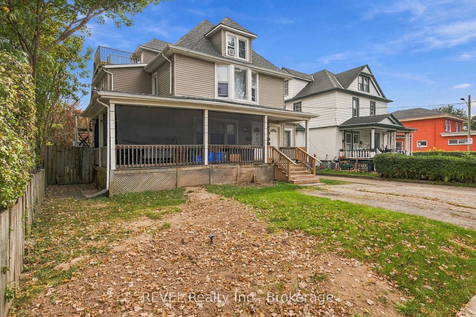 Photo 4 of 132 Hellems Avenue, Welland, Welland Downtown — HOMEH