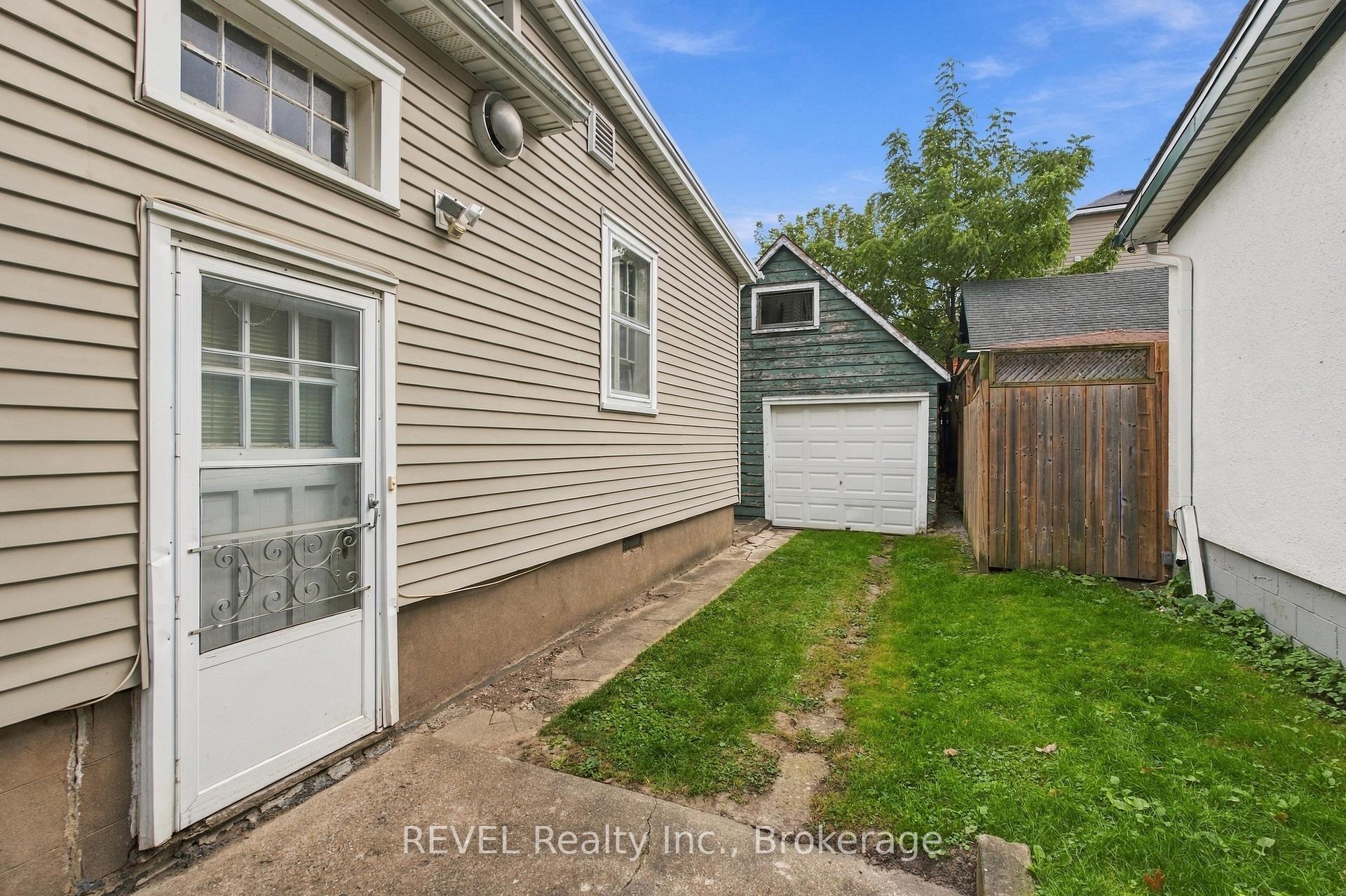 Photo 7 of 132 Hellems Avenue, Welland, Welland Downtown — HOMEH