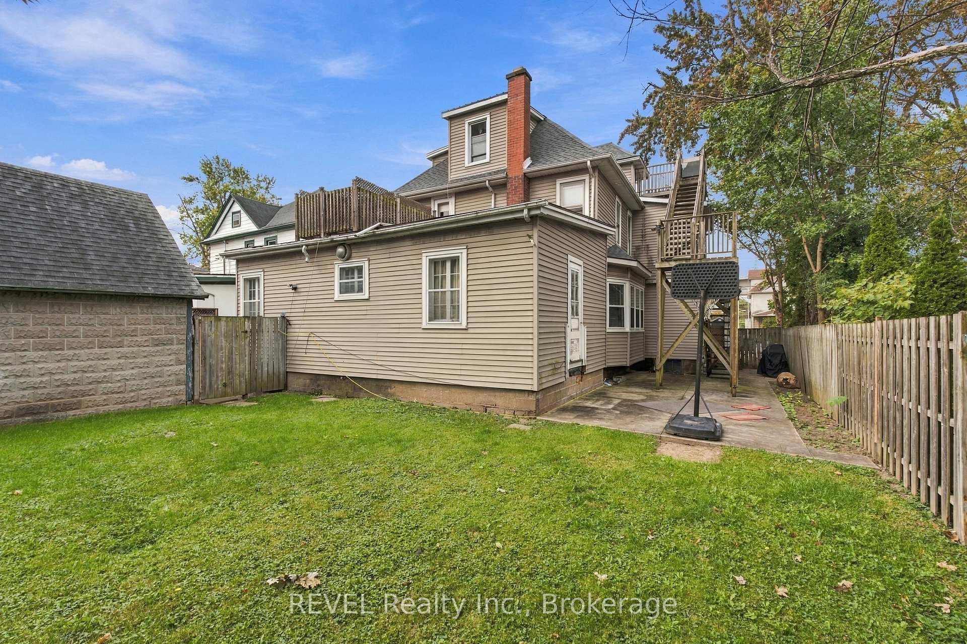 Photo 10 of 132 Hellems Avenue, Welland, Welland Downtown — HOMEH