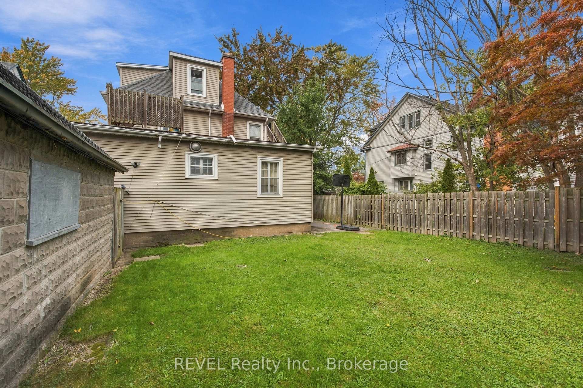 Photo 11 of 132 Hellems Avenue, Welland, Welland Downtown — HOMEH