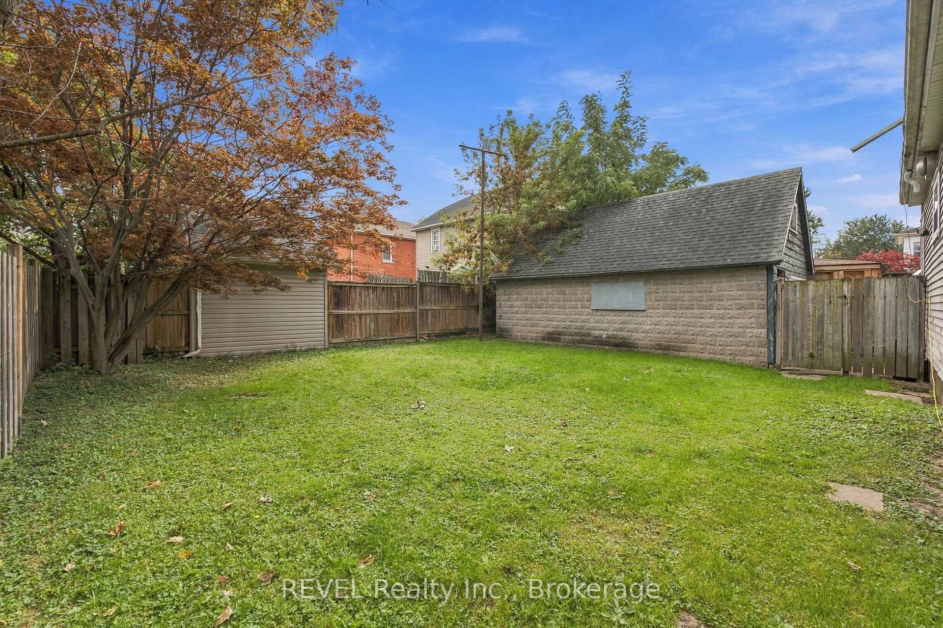 Photo 12 of 132 Hellems Avenue, Welland, Welland Downtown — HOMEH
