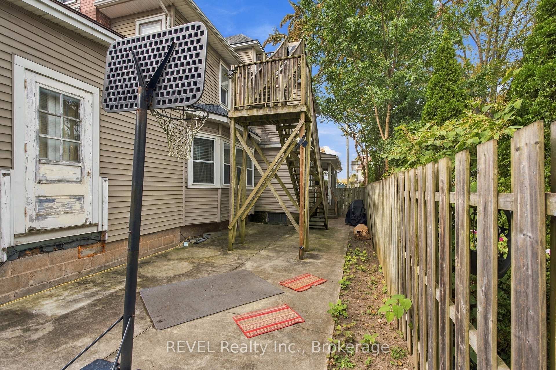 Photo 13 of 132 Hellems Avenue, Welland, Welland Downtown — HOMEH