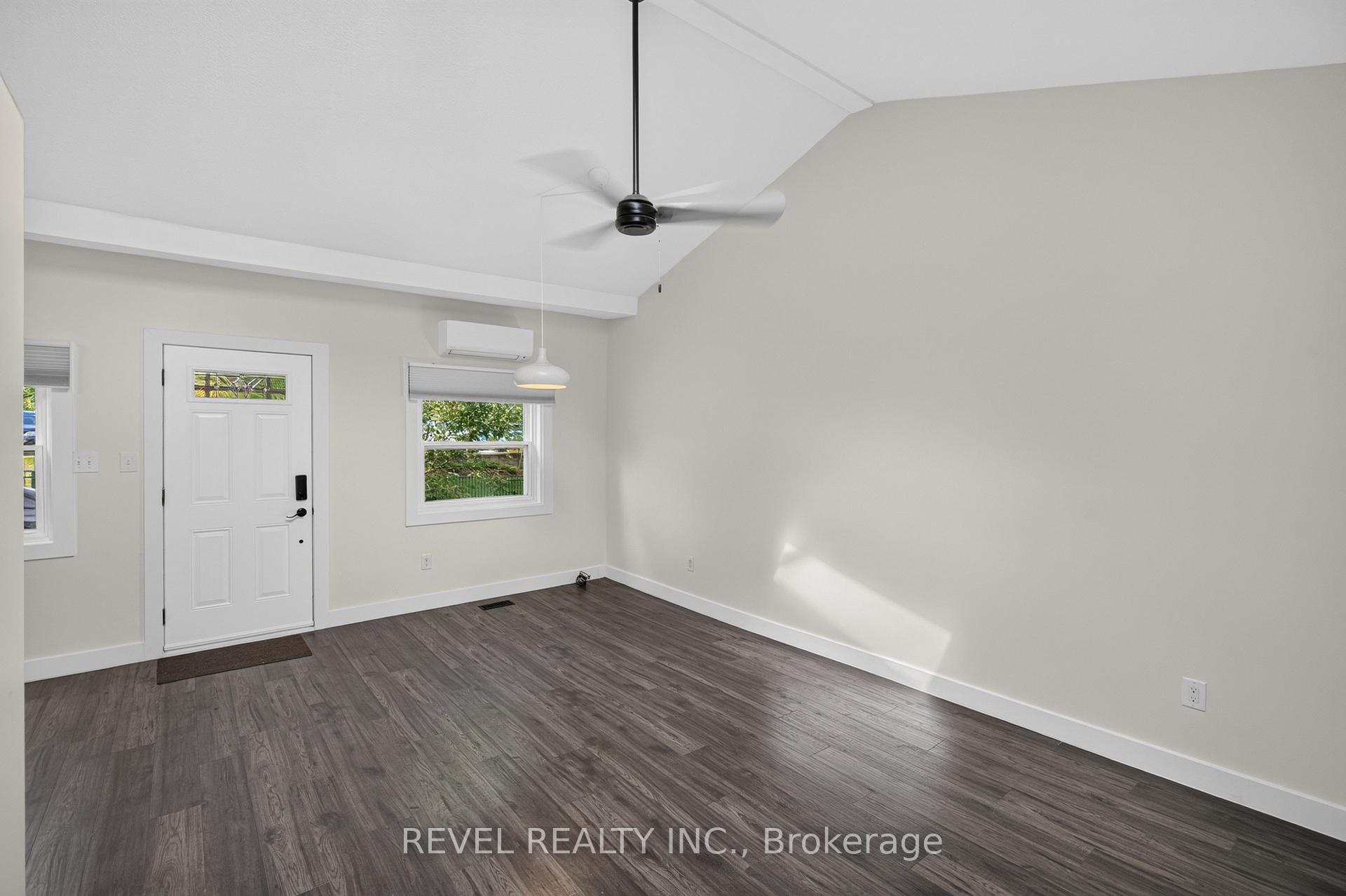 Photo 12 of 30 Ray Street N, Hamilton, Strathcona — HOMEH