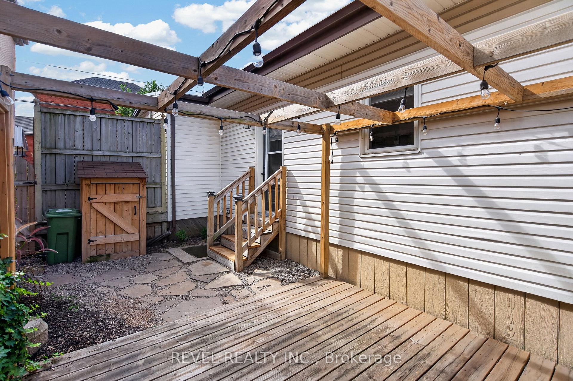 Photo 19 of 30 Ray Street N, Hamilton, Strathcona — HOMEH