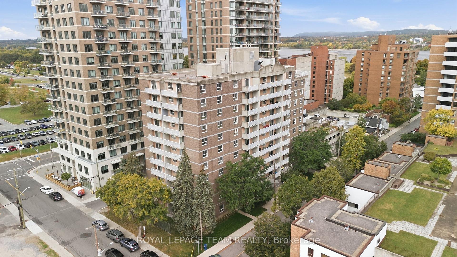 Photo of Unit 304, 110 Forward Avenue
