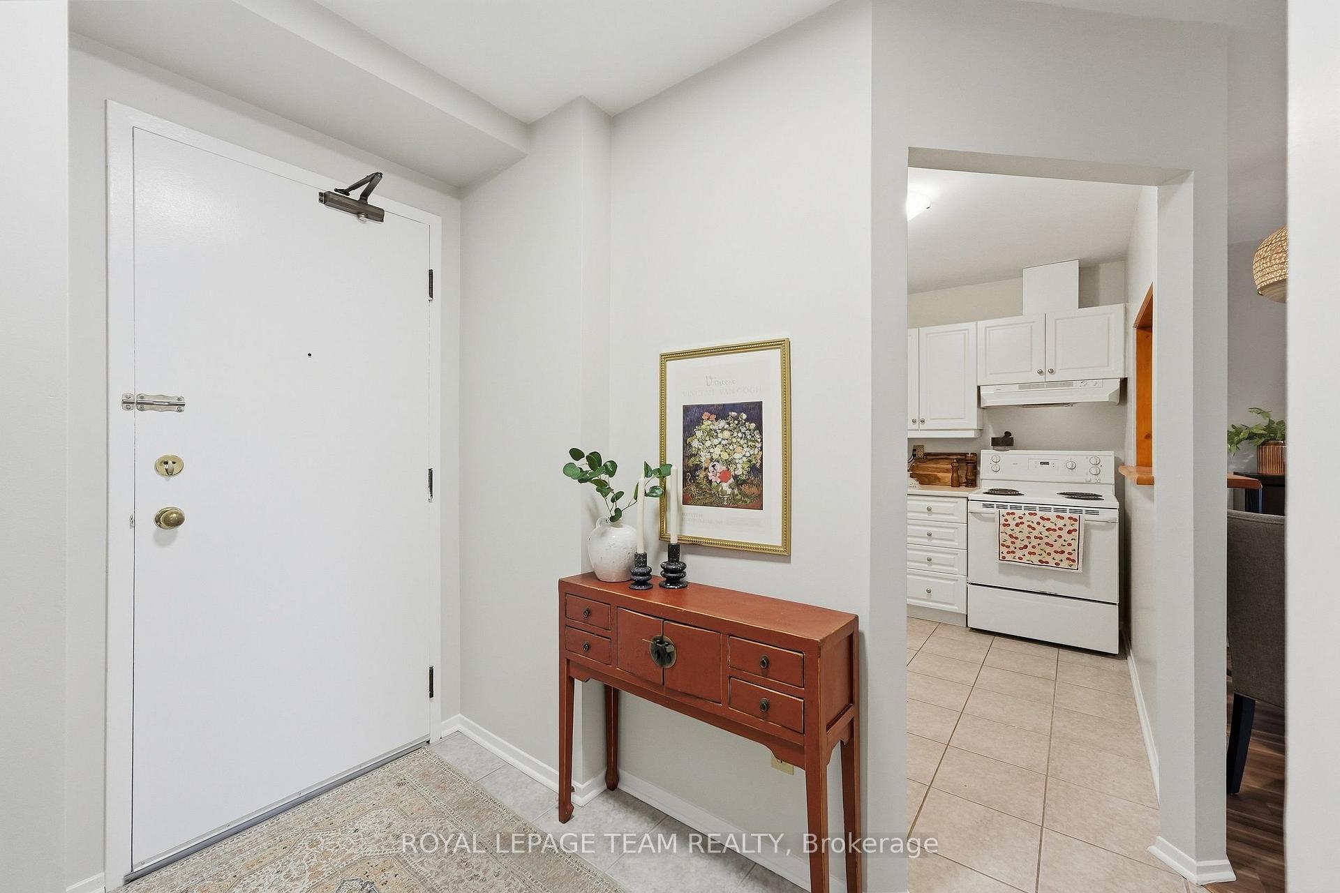Photo 3 of Unit 304, 110 Forward Avenue, Ottawa, Mechanicsville — HOMEH