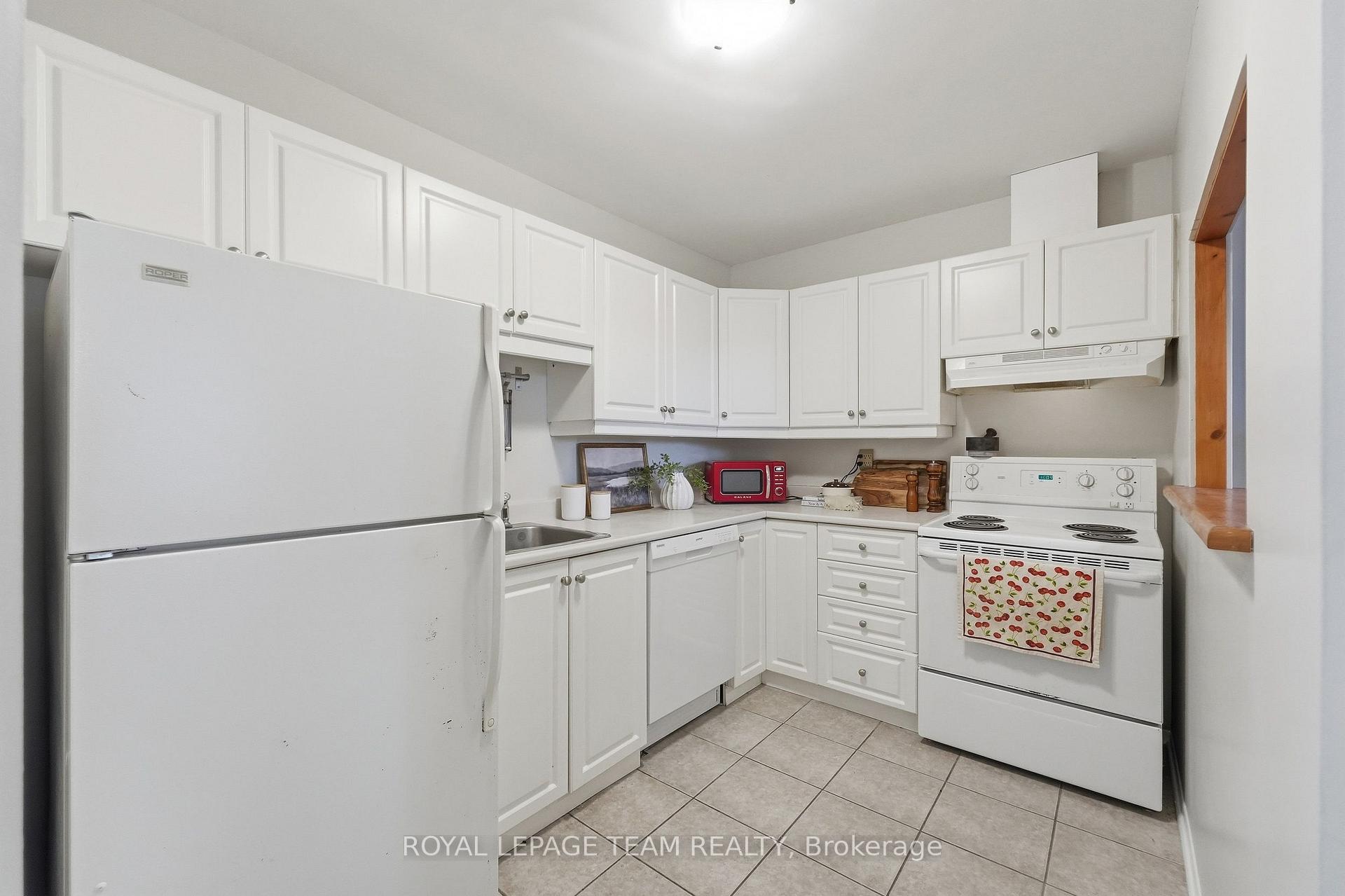 Photo 4 of Unit 304, 110 Forward Avenue, Ottawa, Mechanicsville — HOMEH