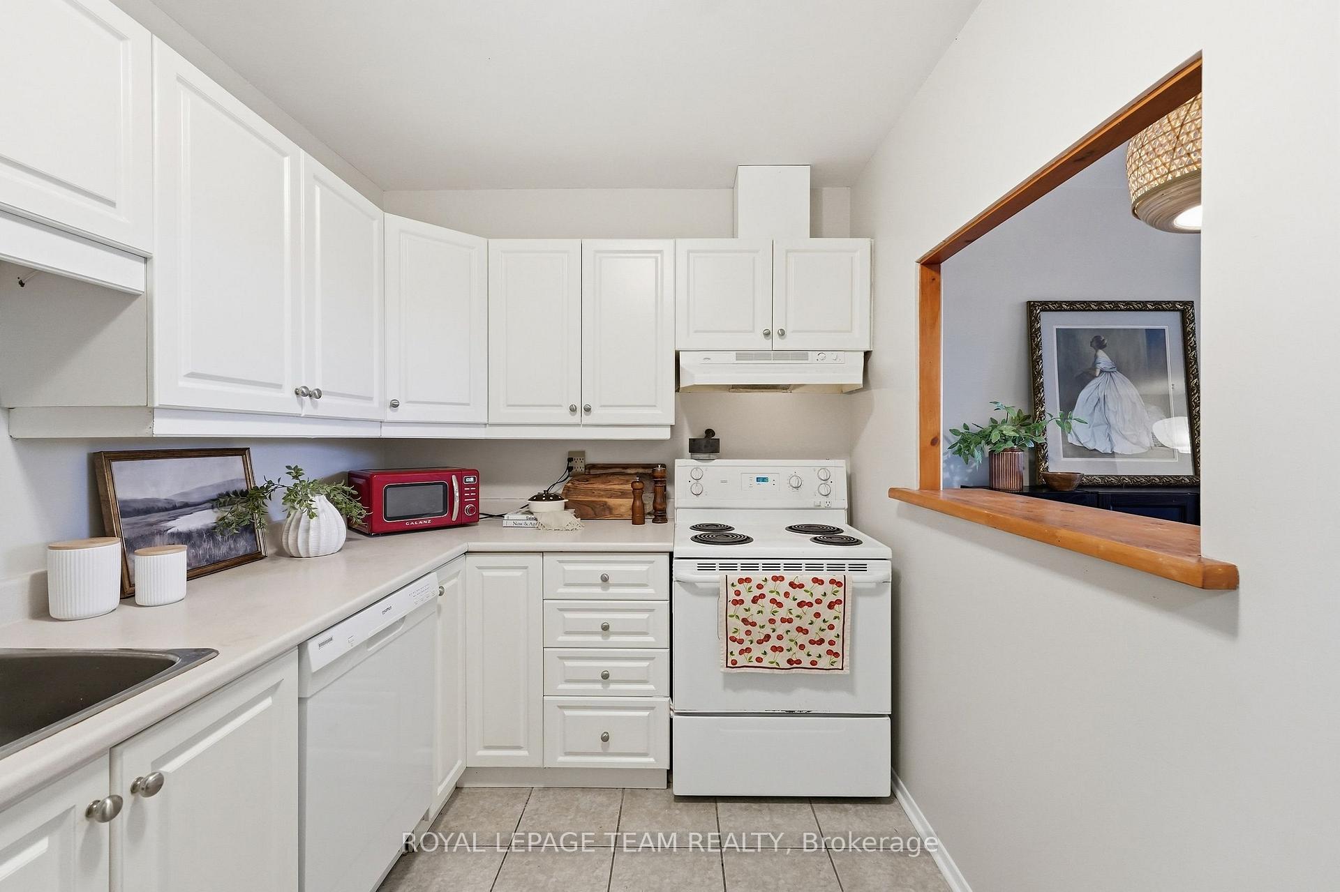 Photo 5 of Unit 304, 110 Forward Avenue, Ottawa, Mechanicsville — HOMEH