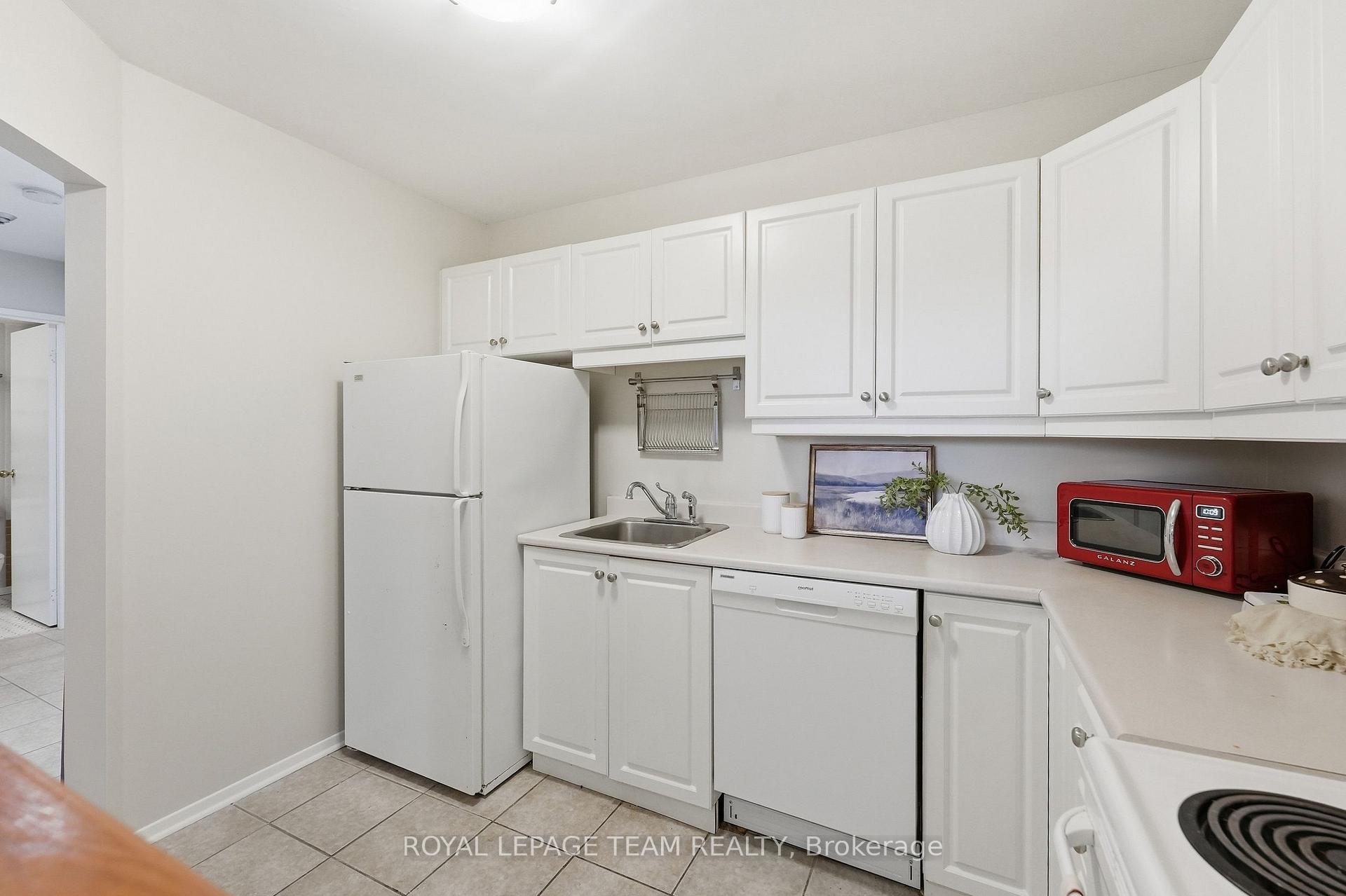 Photo 6 of Unit 304, 110 Forward Avenue, Ottawa, Mechanicsville — HOMEH