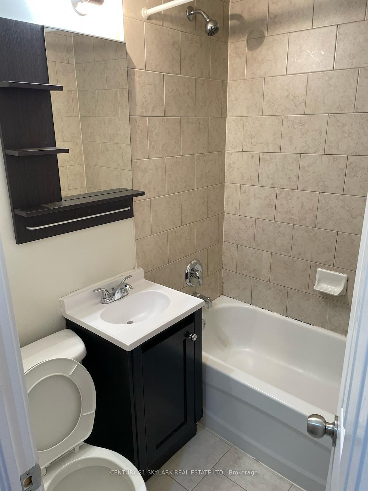 Photo 5 of Unit Lower, 78 Cavell Avenue, Etobicoke, Mimico — HOMEH