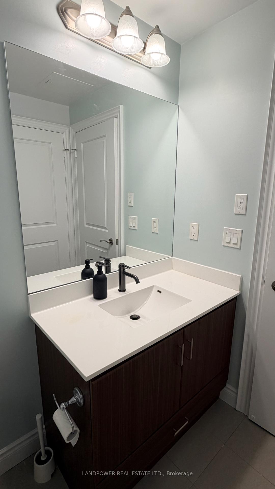 Photo 13 of Unit 1511, 38 Cedarland Drive, Markham, Unionville — HOMEH