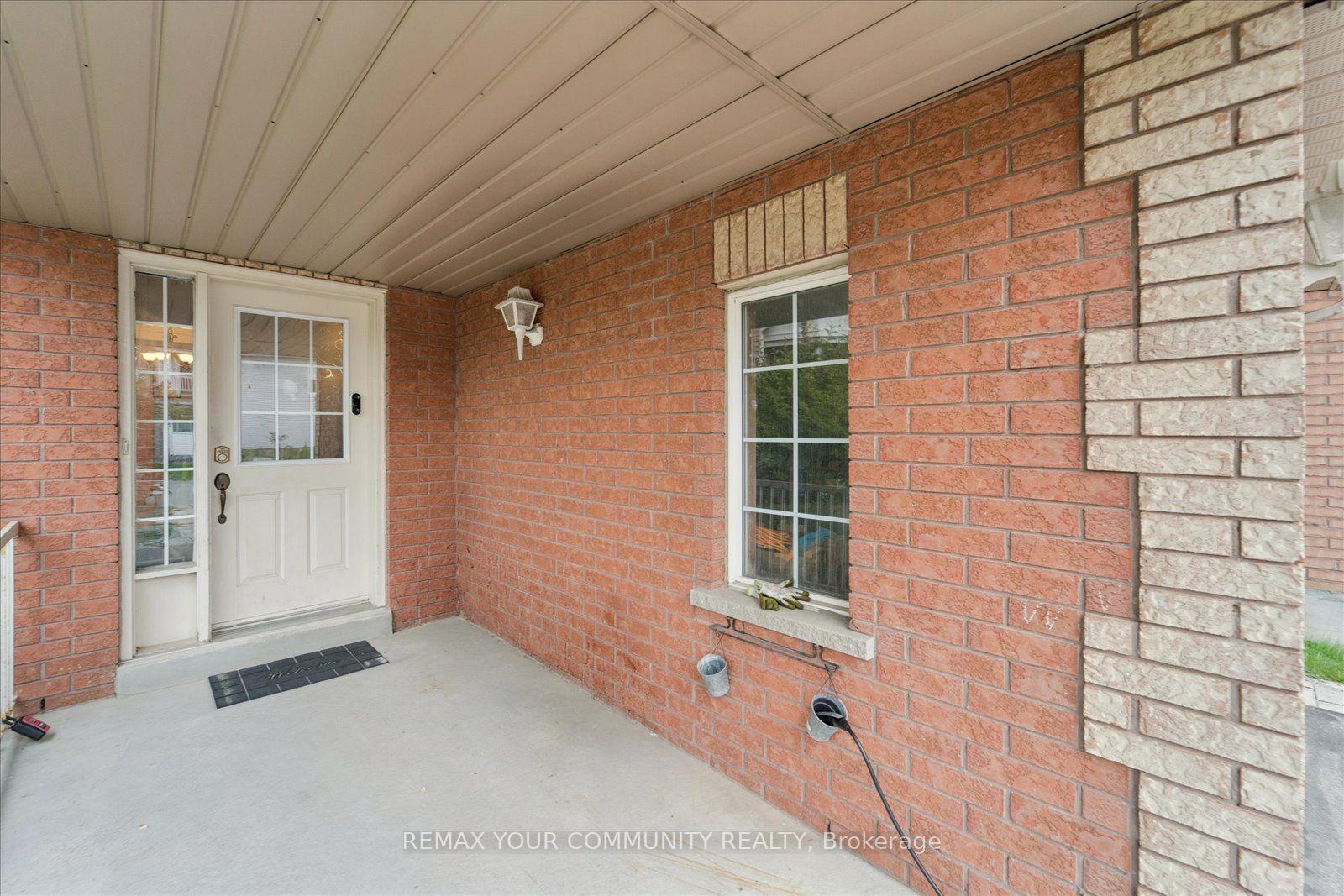 Photo 2 of 44 Antique Drive, Richmond Hill, Oak Ridges Lake Wilcox — HOMEH