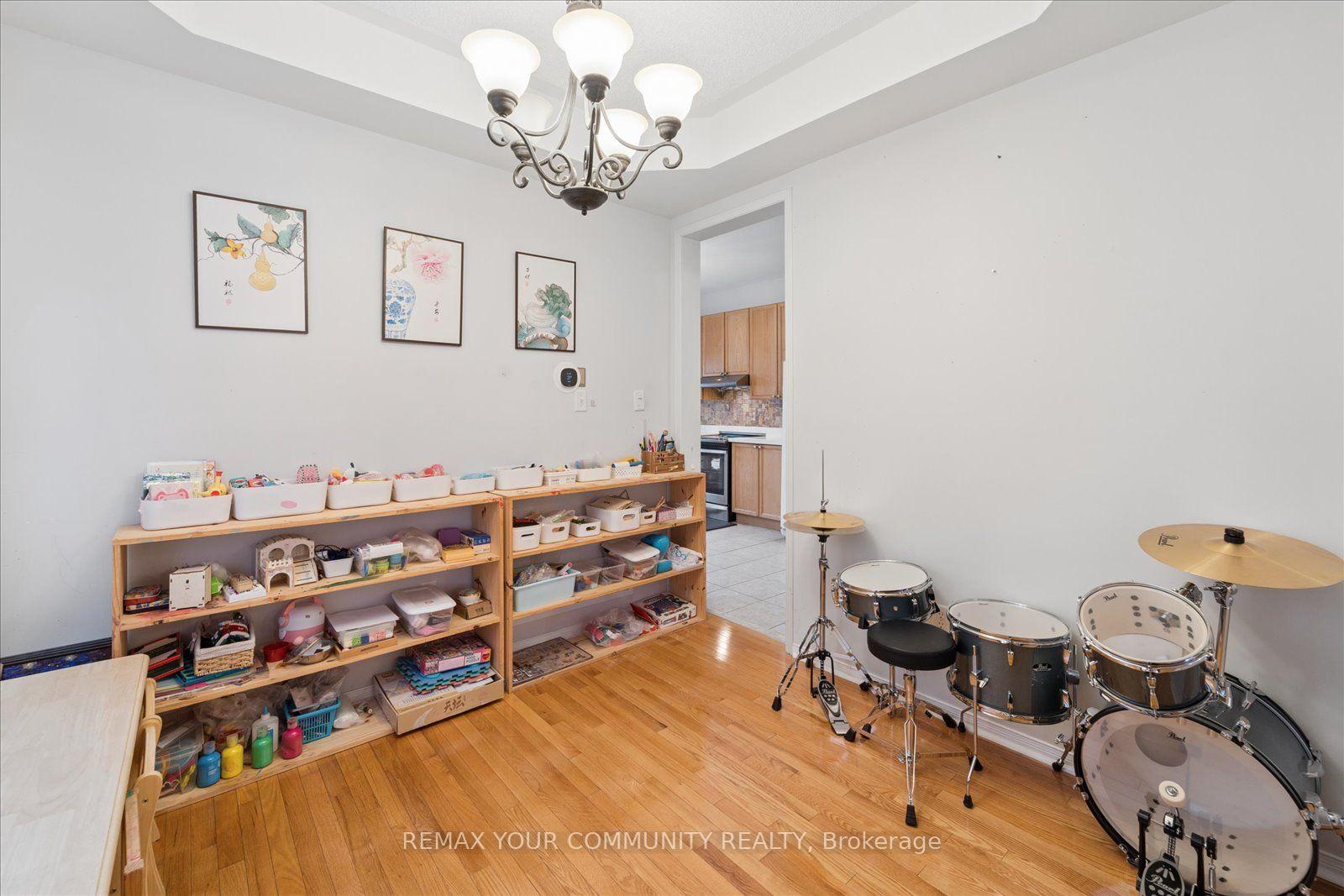 Photo 11 of 44 Antique Drive, Richmond Hill, Oak Ridges Lake Wilcox — HOMEH