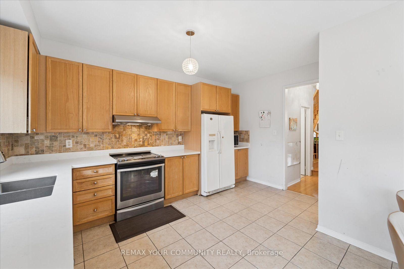 Photo 13 of 44 Antique Drive, Richmond Hill, Oak Ridges Lake Wilcox — HOMEH