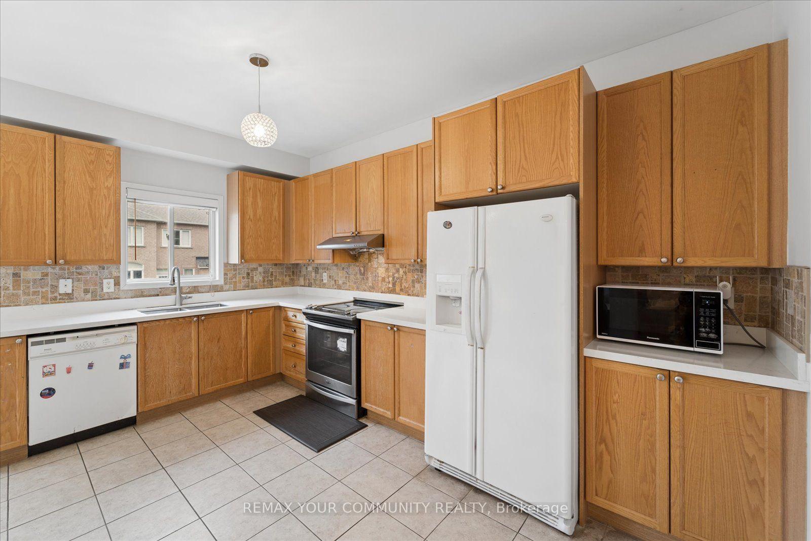 Photo 15 of 44 Antique Drive, Richmond Hill, Oak Ridges Lake Wilcox — HOMEH