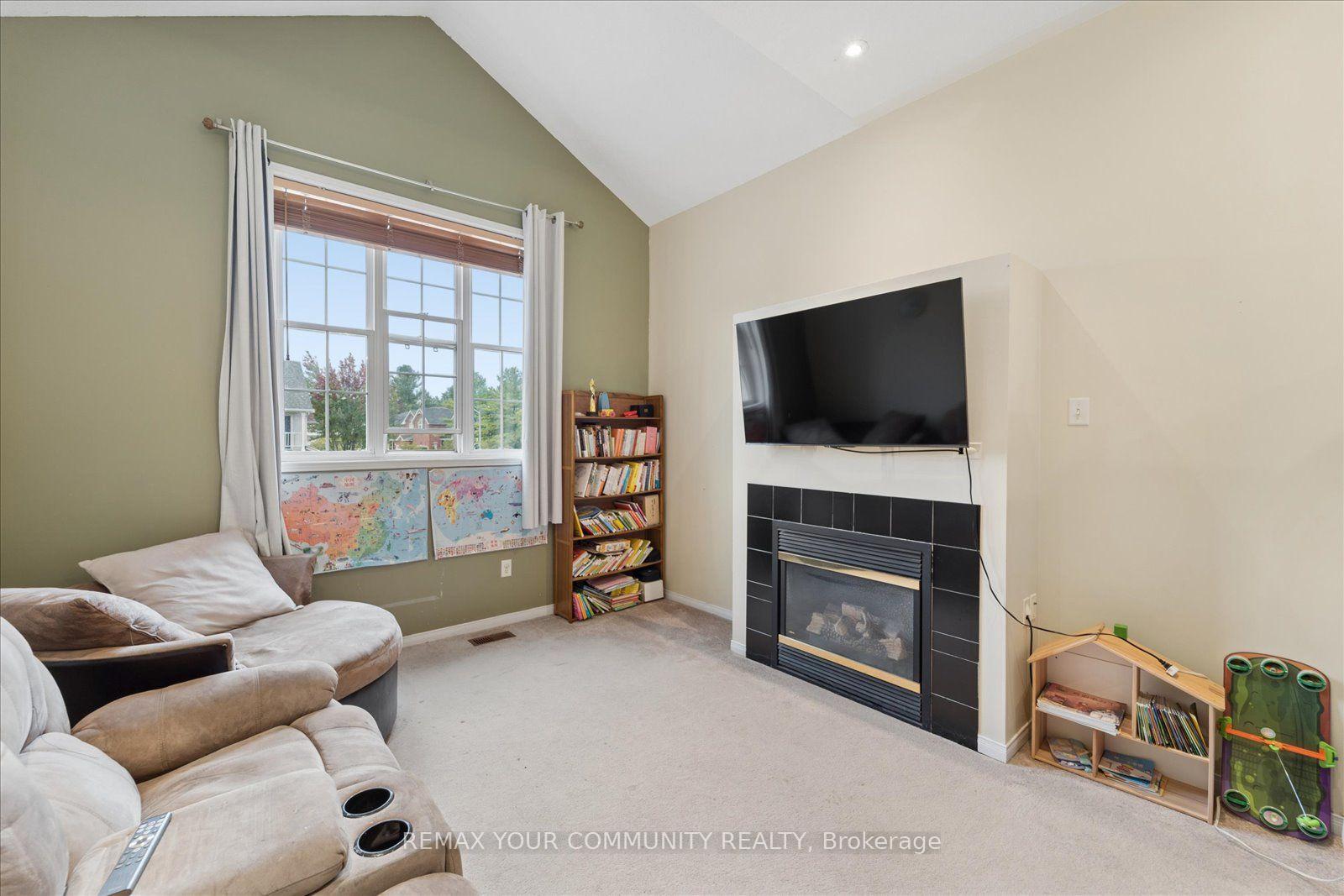 Photo 21 of 44 Antique Drive, Richmond Hill, Oak Ridges Lake Wilcox — HOMEH