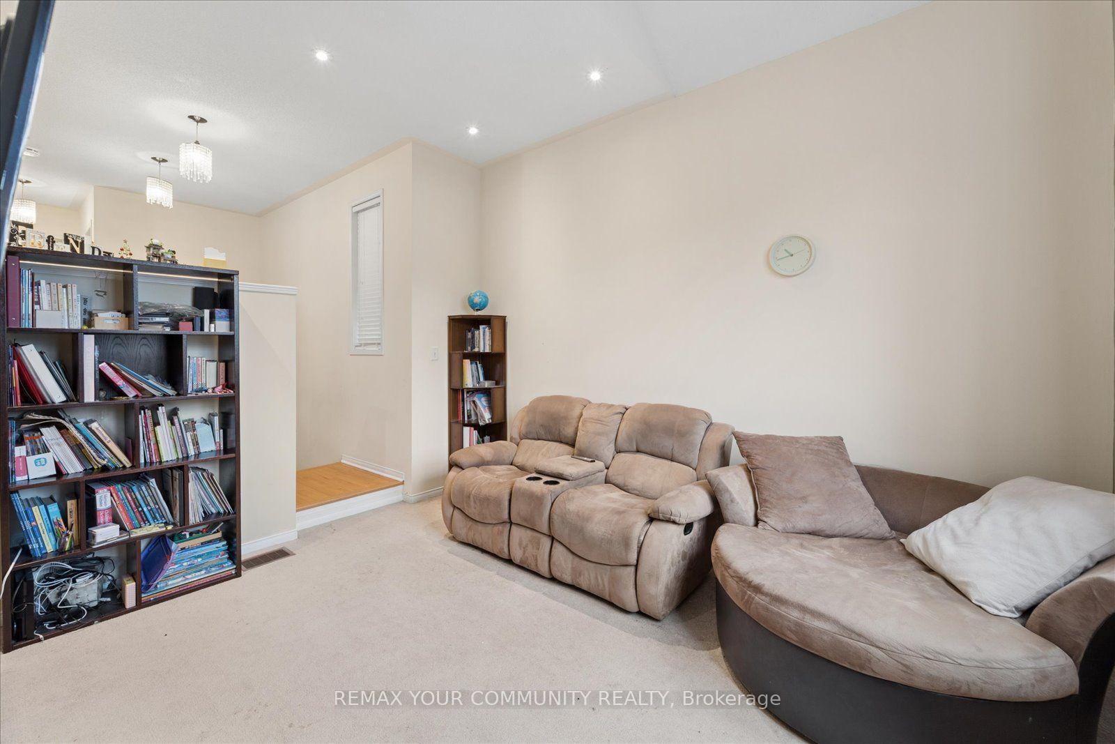 Photo 23 of 44 Antique Drive, Richmond Hill, Oak Ridges Lake Wilcox — HOMEH