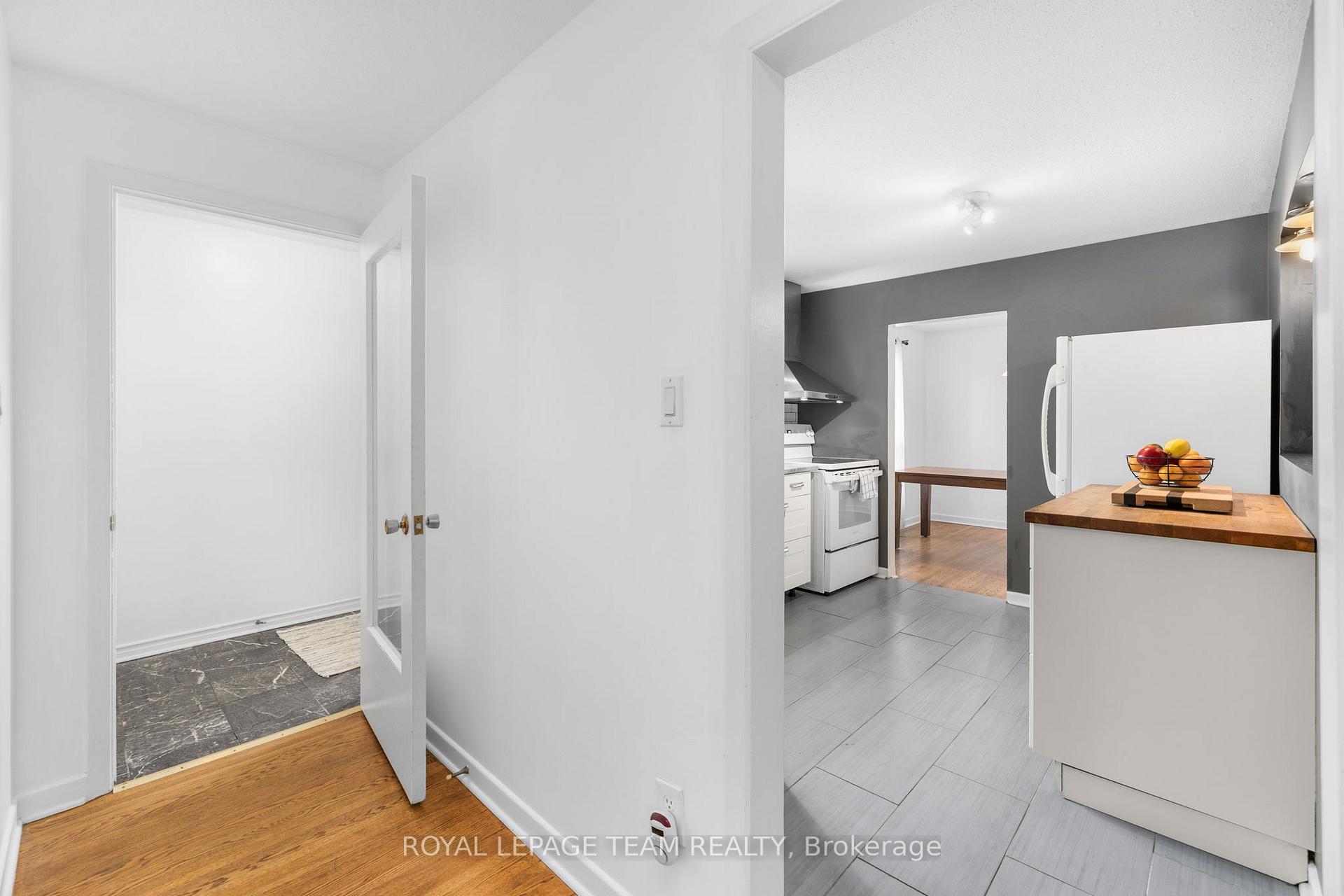 Photo 4 of 40 Woodmount Crescent, Ottawa, Borden Farm/Stewart Farm/Carleton Heights/Parkwood Hills — HOMEH
