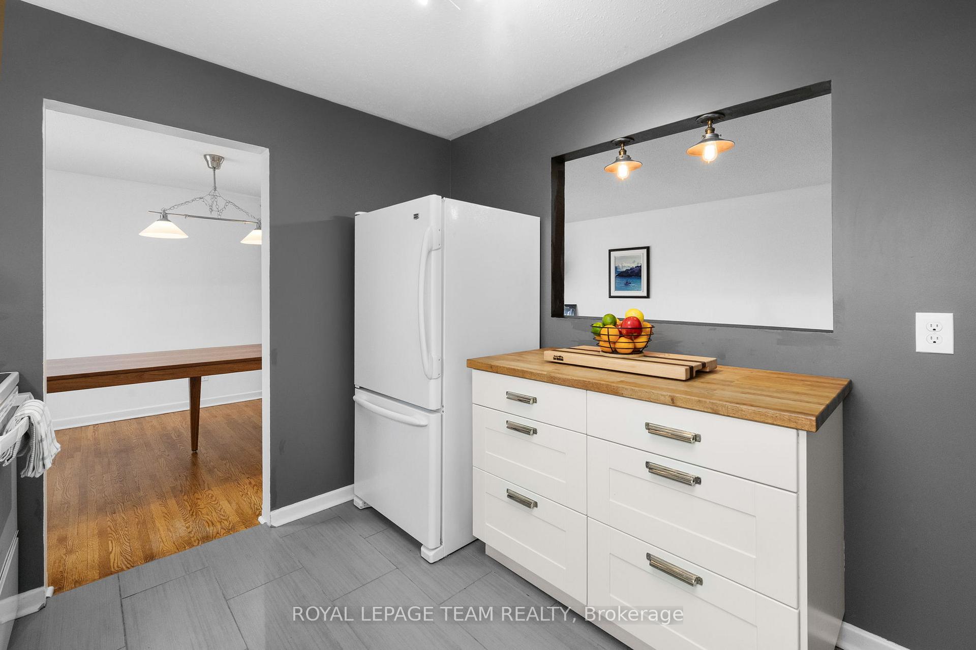 Photo 6 of 40 Woodmount Crescent, Ottawa, Borden Farm/Stewart Farm/Carleton Heights/Parkwood Hills — HOMEH
