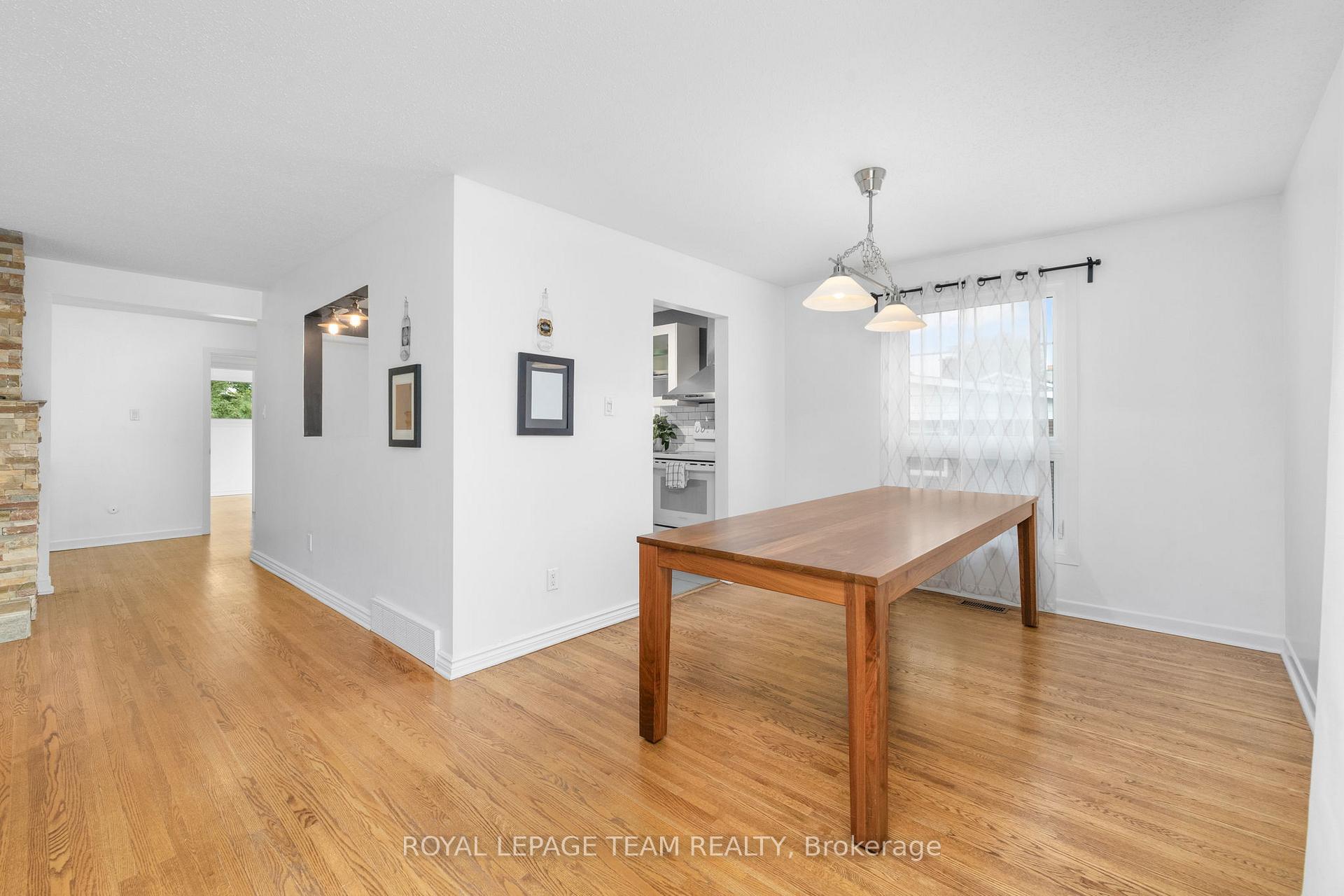Photo 9 of 40 Woodmount Crescent, Ottawa, Borden Farm/Stewart Farm/Carleton Heights/Parkwood Hills — HOMEH