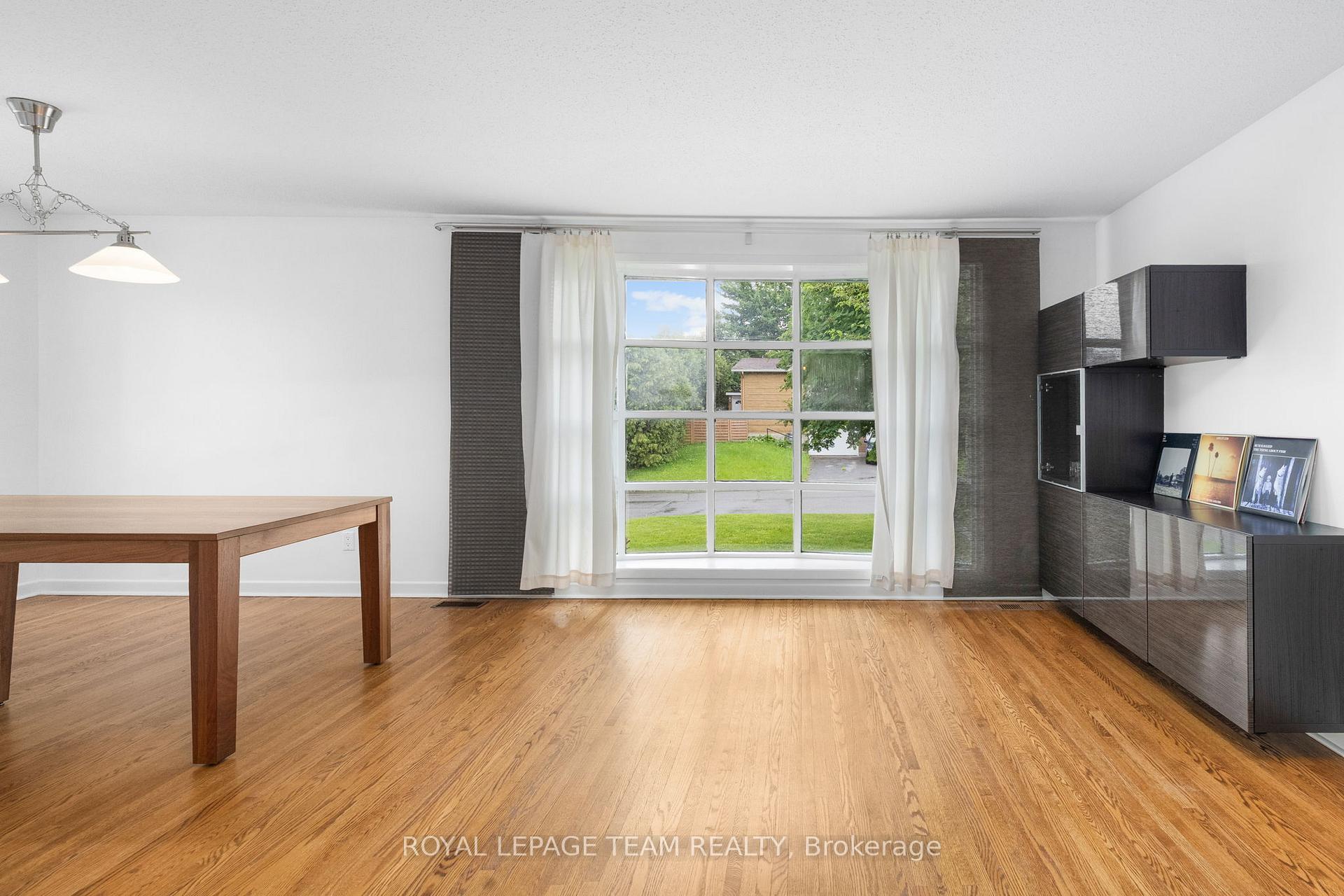Photo 11 of 40 Woodmount Crescent, Ottawa, Borden Farm/Stewart Farm/Carleton Heights/Parkwood Hills — HOMEH
