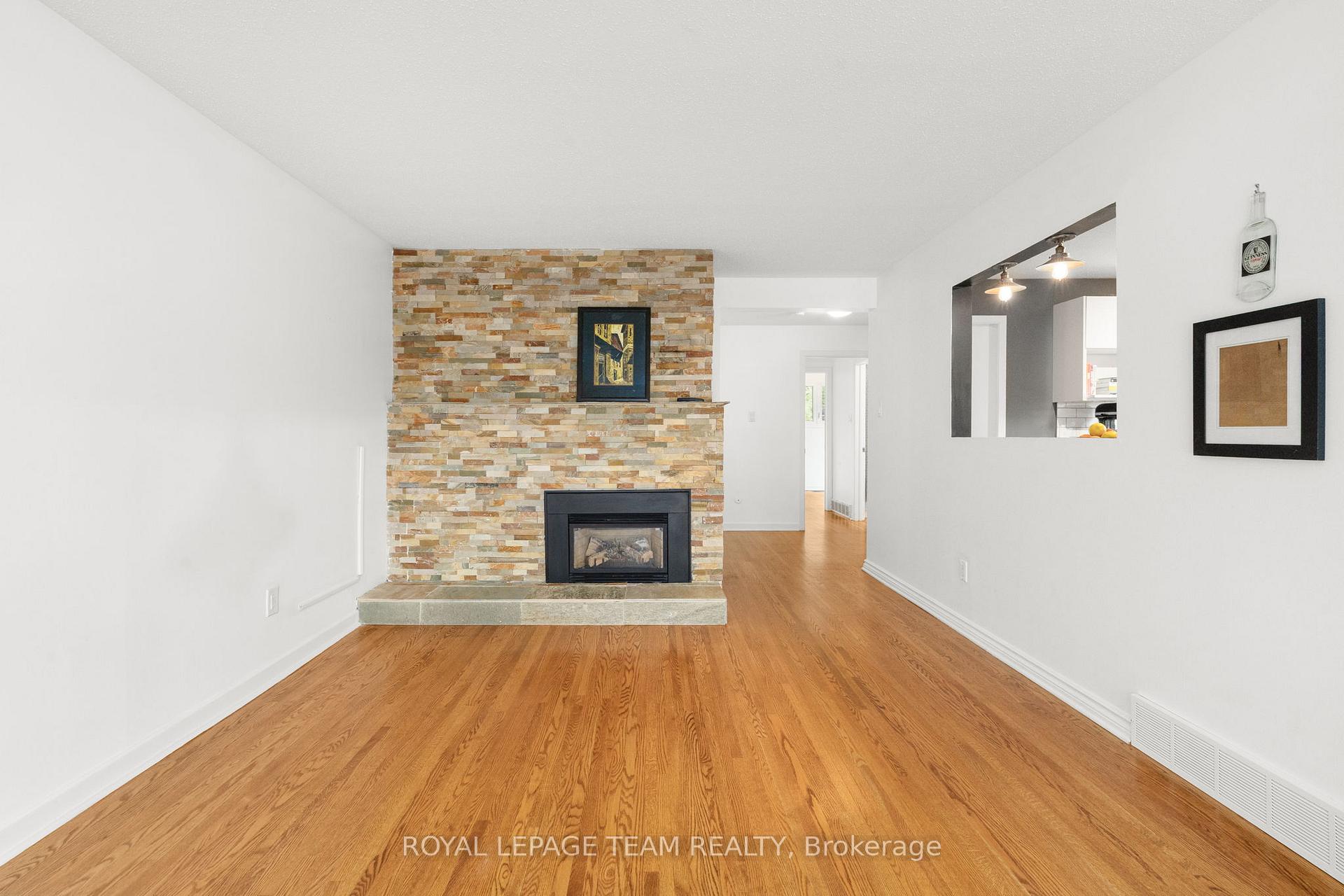 Photo 13 of 40 Woodmount Crescent, Ottawa, Borden Farm/Stewart Farm/Carleton Heights/Parkwood Hills — HOMEH