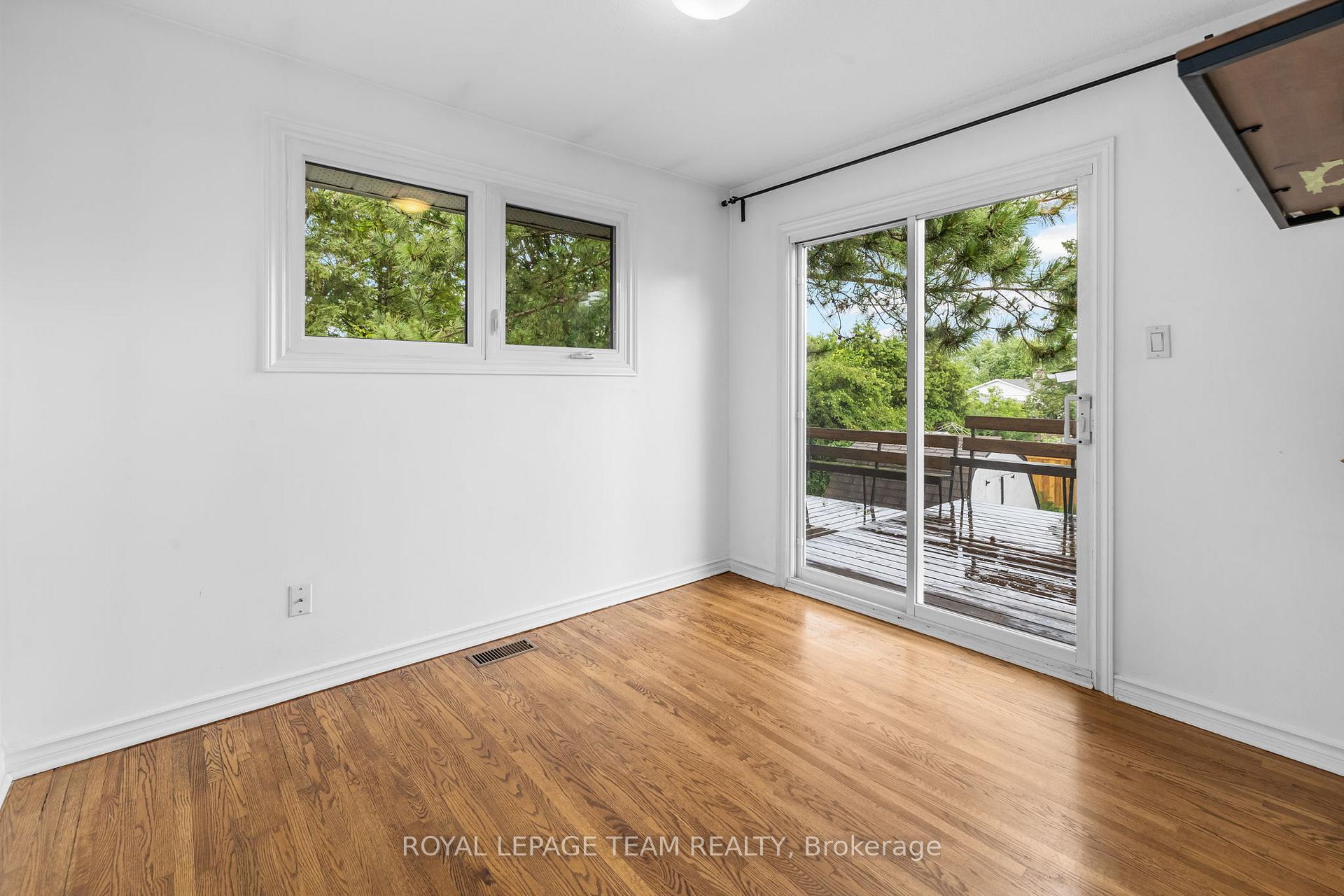 Photo 19 of 40 Woodmount Crescent, Ottawa, Borden Farm/Stewart Farm/Carleton Heights/Parkwood Hills — HOMEH