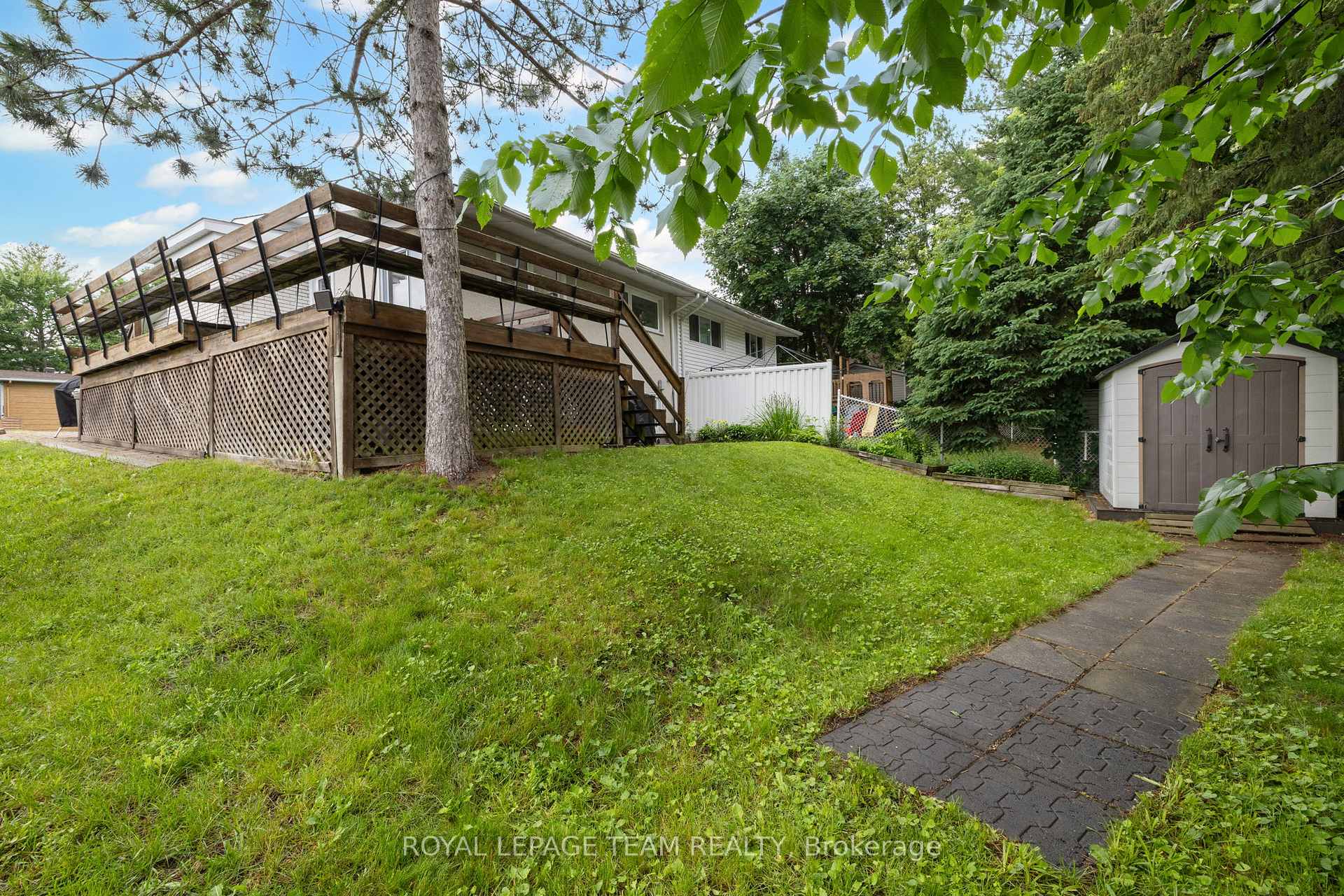 Photo 33 of 40 Woodmount Crescent, Ottawa, Borden Farm/Stewart Farm/Carleton Heights/Parkwood Hills — HOMEH