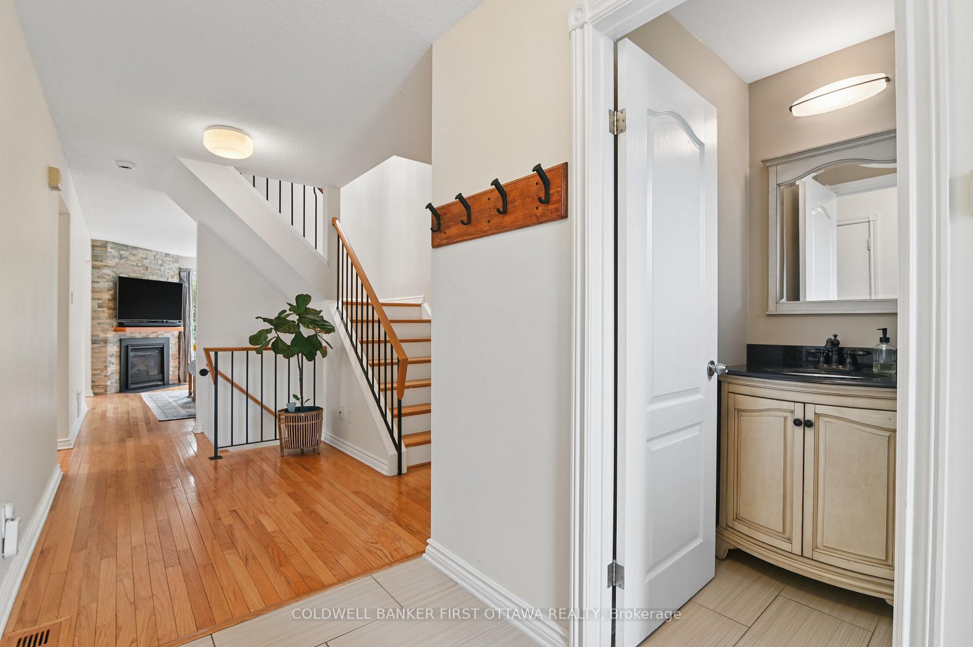 Photo 3 of 1868 Markwell Crescent, Ottawa, Chateauneuf — HOMEH